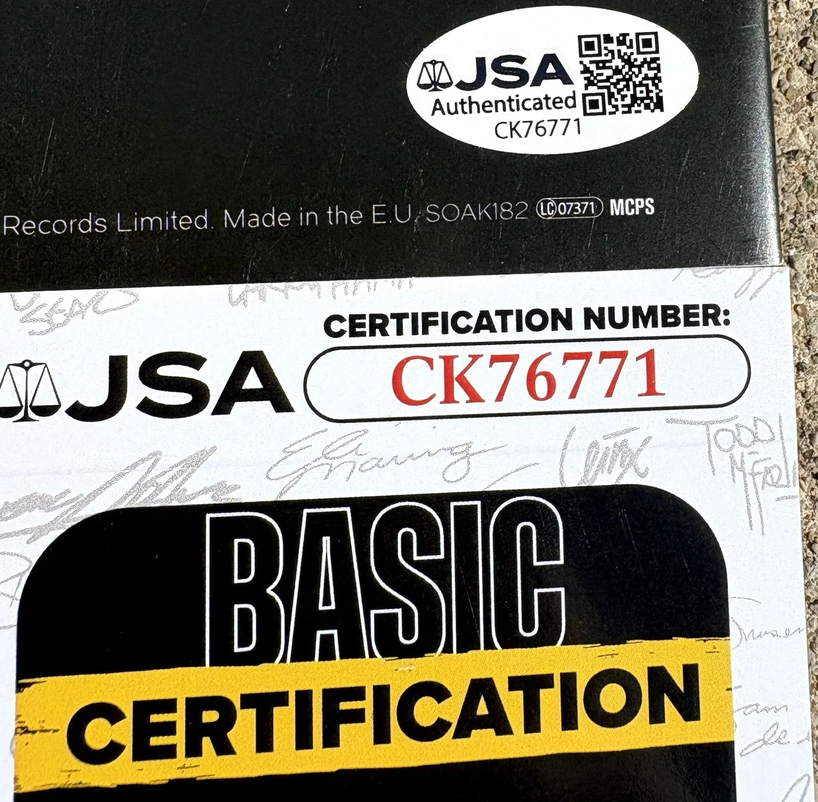BAND OF SKULLS SIGNED Deluxe CD JSA COA Love Is All You Love, изображение 2