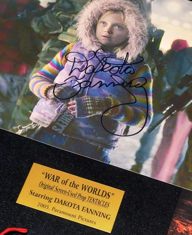 WOW, War of the Worlds ALIEN PROP, Signed TOM CRUISE Autograph, SCRIPT, DVD, COA, image 4