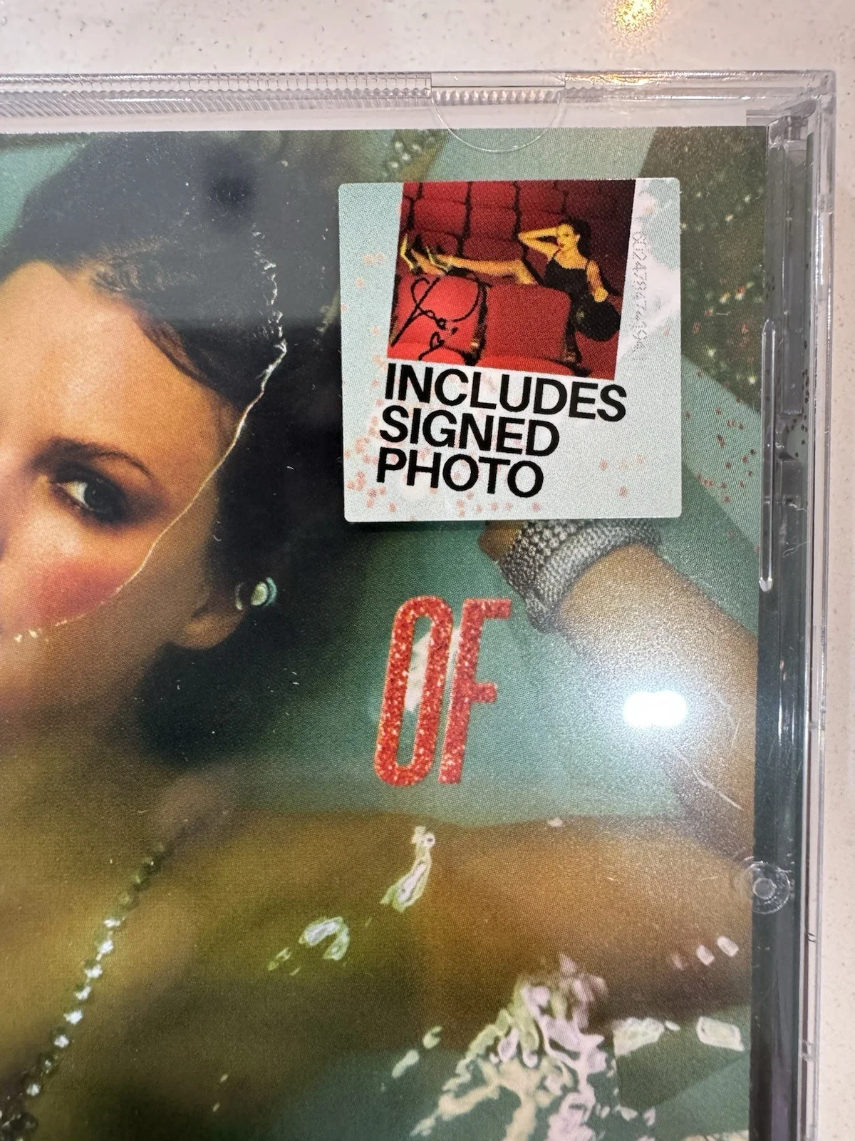SEALED | TAYLOR SWIFT | HAND SIGNED | THE LIFE OF A SHOWGIRL CD | AUTOGRAPHED, изображение 2