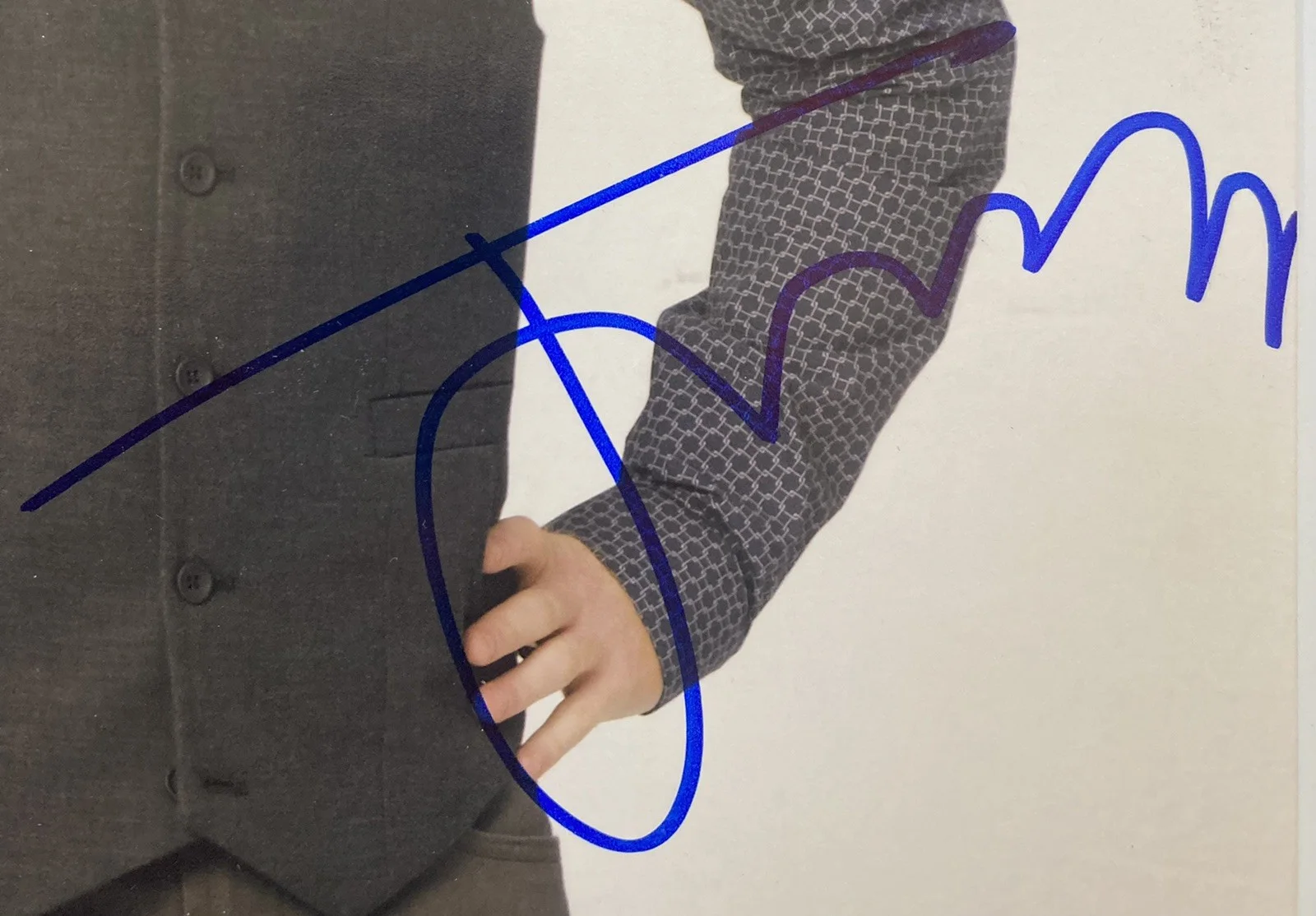 Jesse Tyler Ferguson — Modern Family Jesse Tyler Ferguson Signed Autograph 8x10 Photo - JSA - FREE S&H!, изображение 3