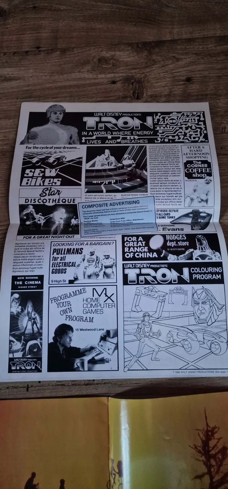 E.T. The Extra Terrestrial and Tron 1982 - Movie Cinema Brochures, изображение 4