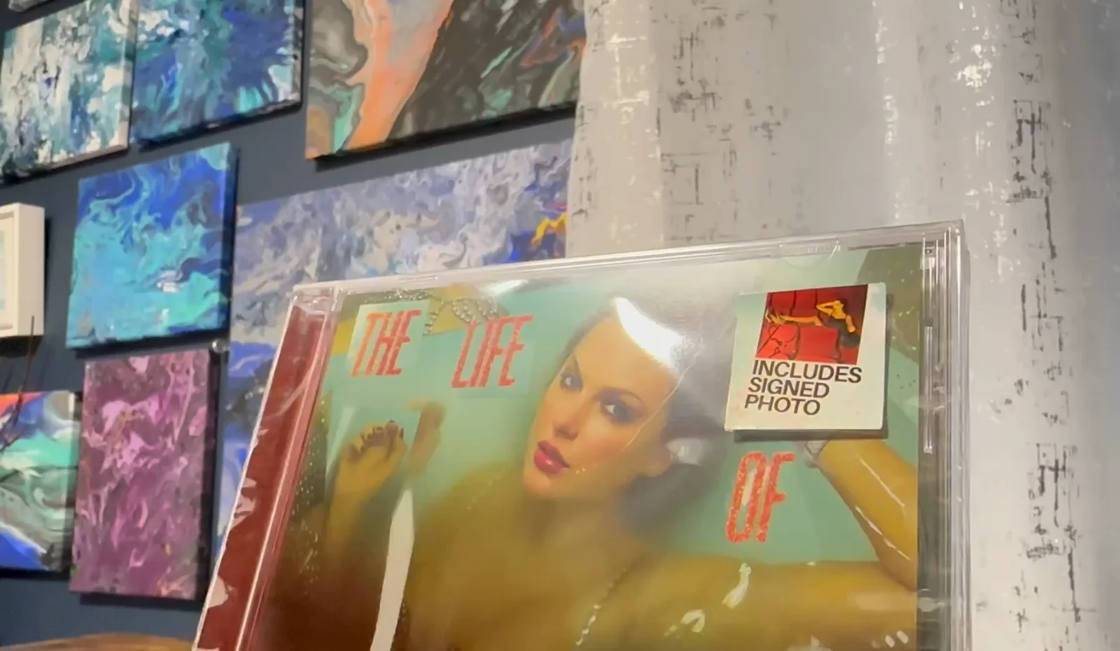 Taylor Swift The Life Of A Showgirl CD With Hand Signed Photo 4, изображение 2