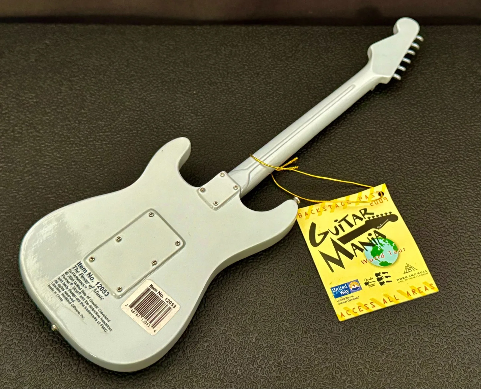 United Way Guitar Mania Fender Stratocaster Rock & Roll Hall of Fame Art Guitar, изображение 4