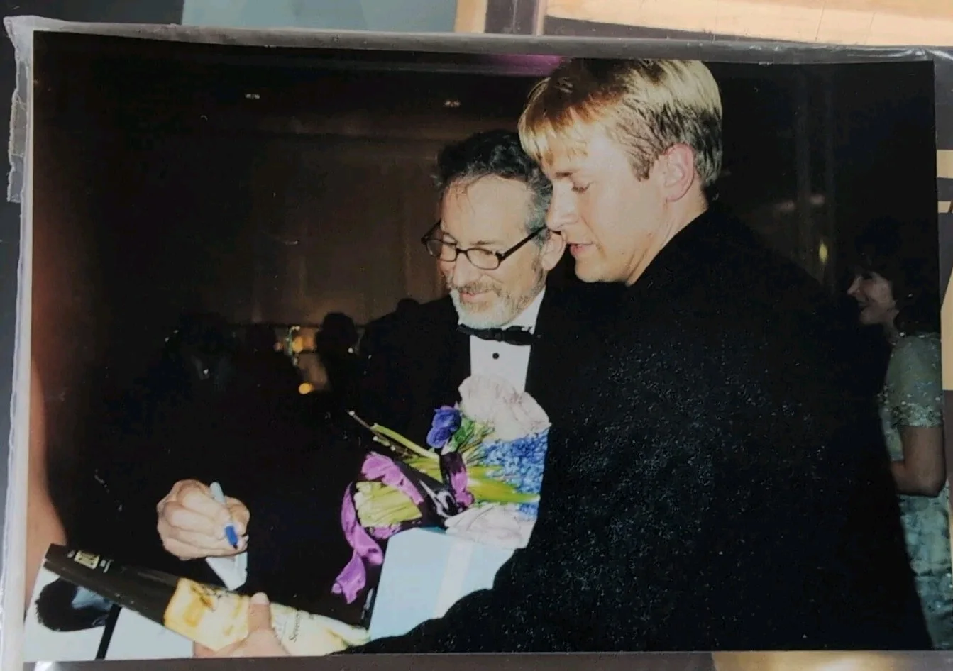 Steven Spielberg — STEVEN SPIELBERG Signed 1999 VARIETY Oscar Extra Mag 10-3/4 x 14 W/Photo Proof, изображение 3