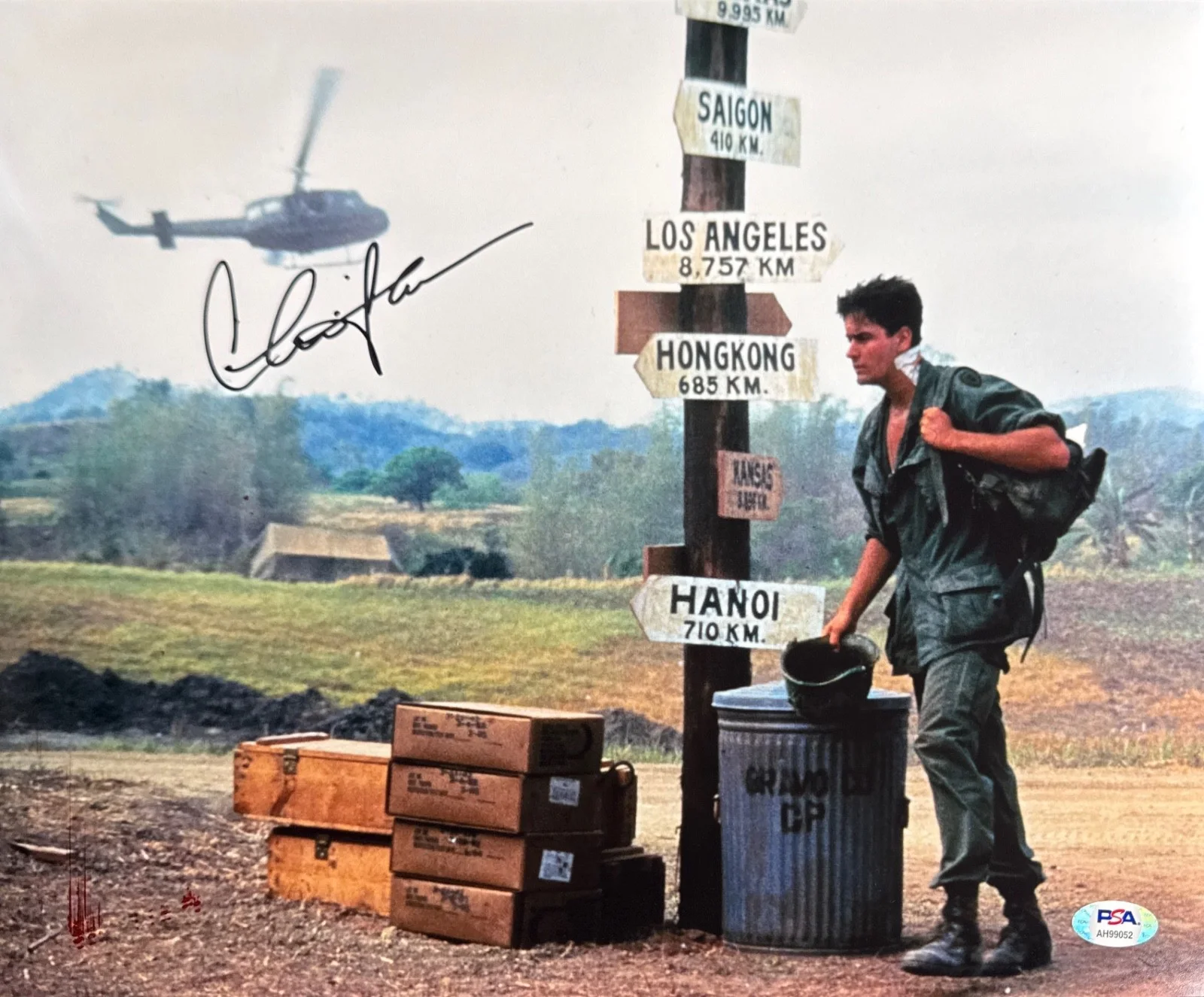 Charlie Sheen — Charlie Sheen Signed 11x14 Photo PSA AH99052, изображение 2