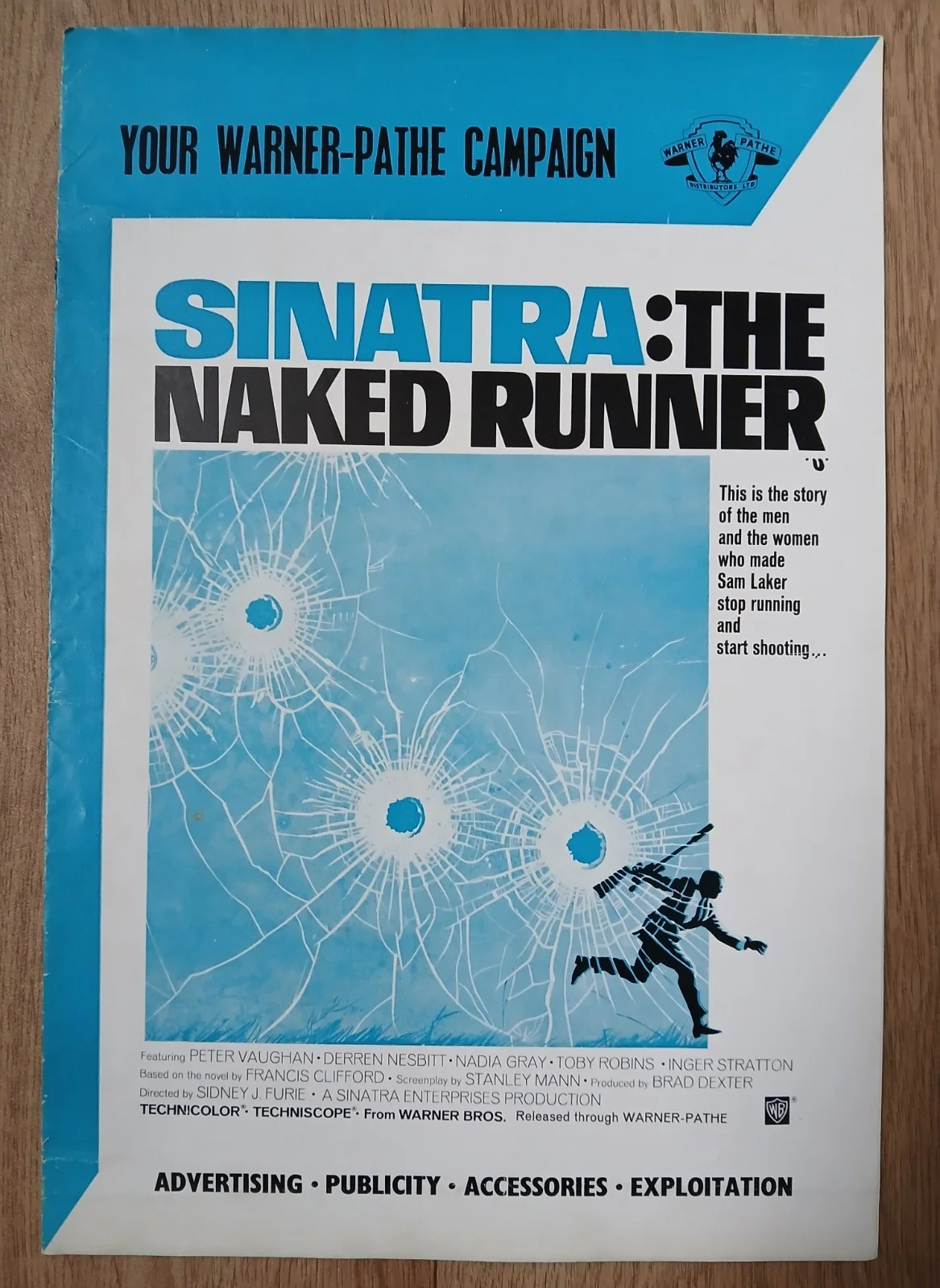 THE NAKED RUNNER (1967) rare original UK Campaign Press Book - Frank Sinatra, изображение 2