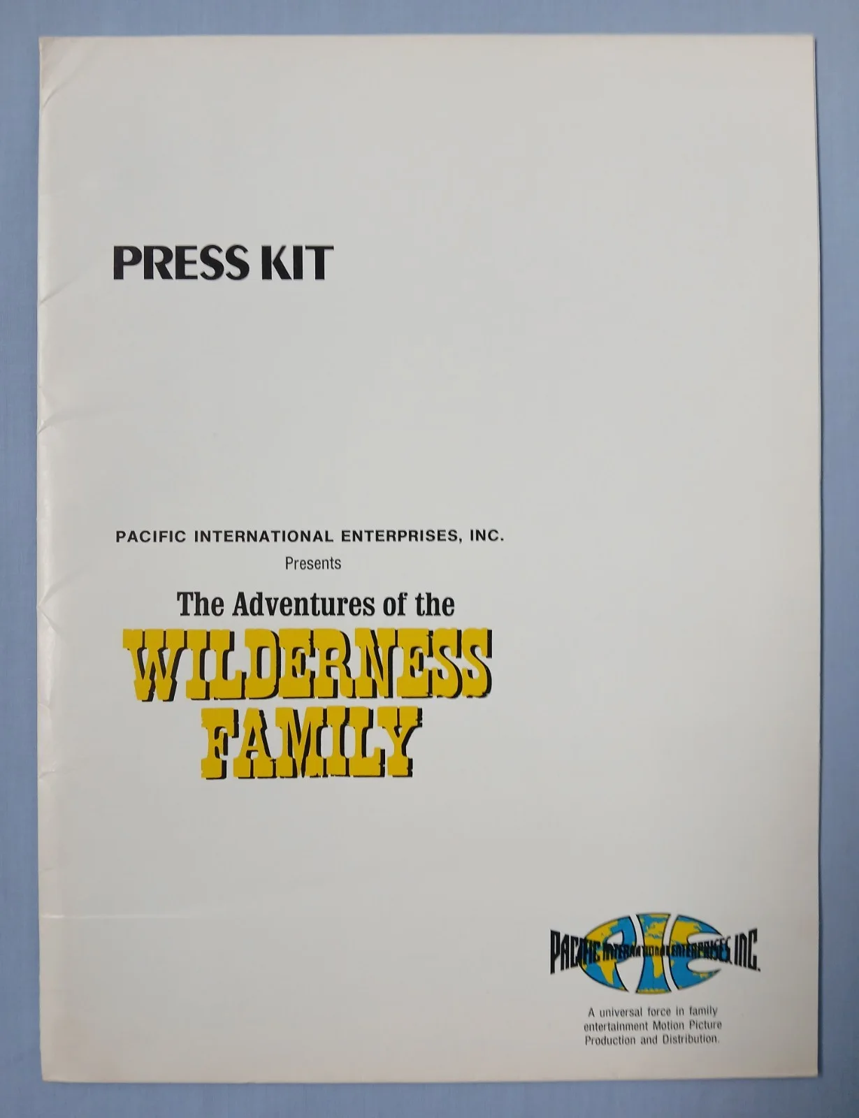 THE ADVENTURES OF THE WILDERNESS FAMILY (1975) original UK Campaign Press Kit, изображение 2