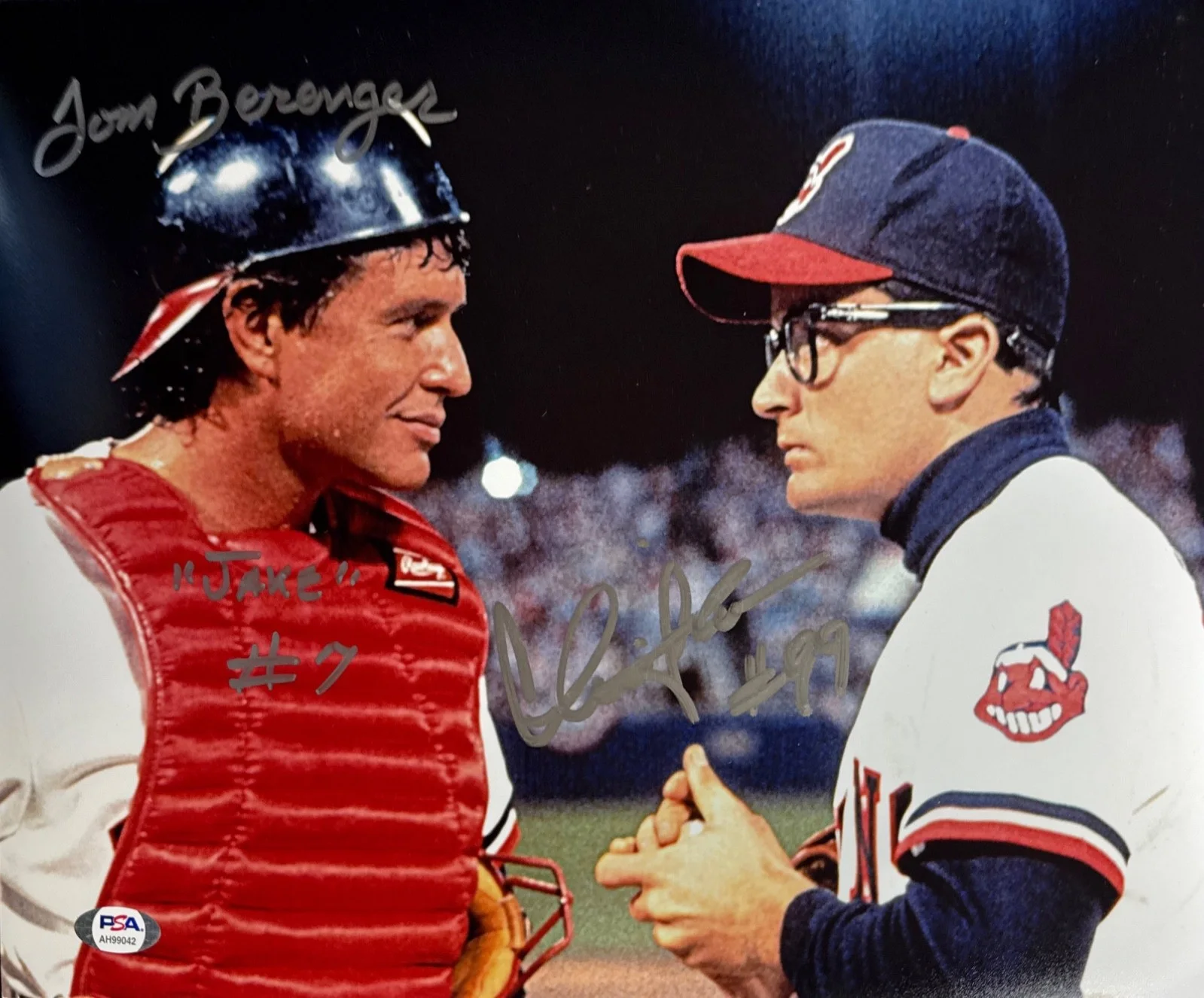 Charlie Sheen — Charlie Sheen & Tom Berenger Signed 11x14 Photo PSA AH99042, изображение 2