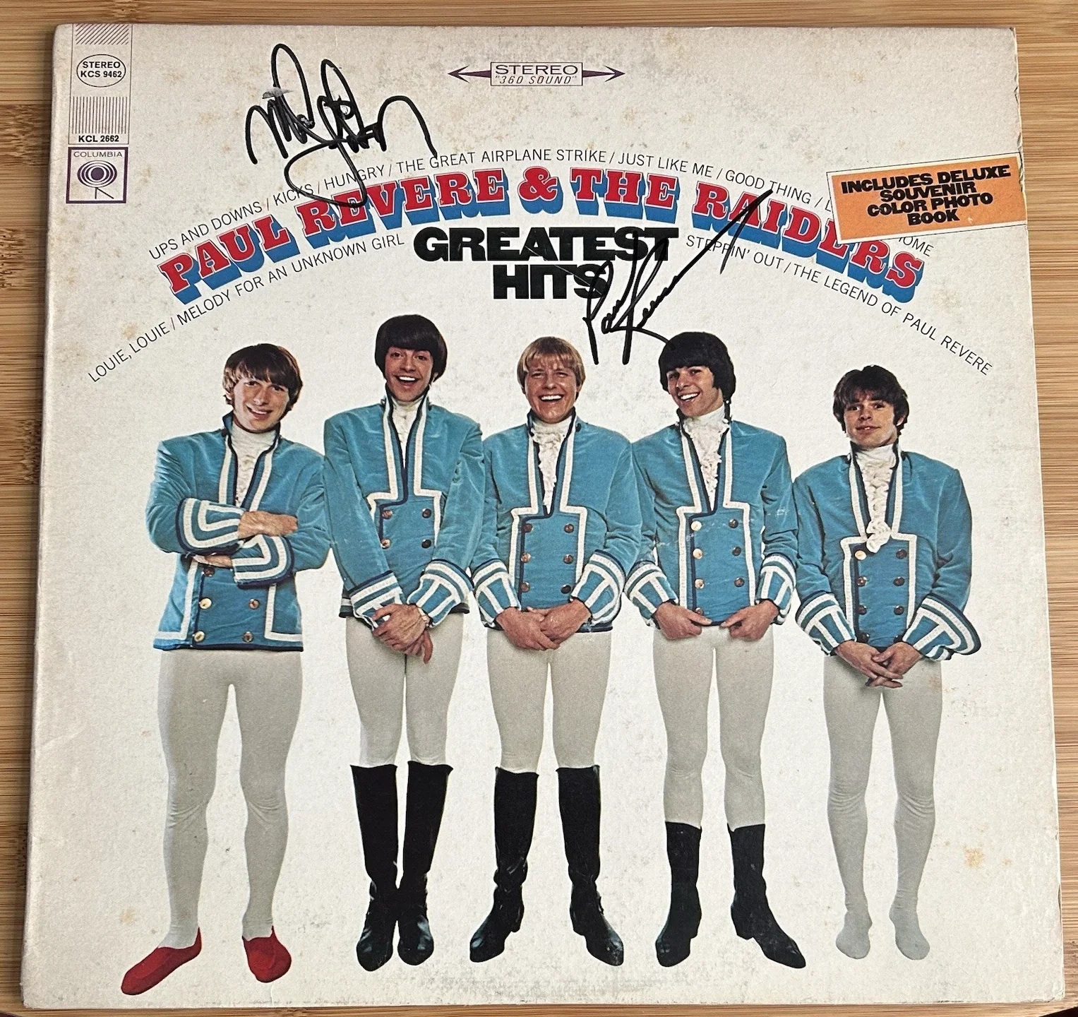Paul Revere & The Raiders "Greatest Hits" Vinyl - Signed - Paul + 1 - Photo Book, изображение 2