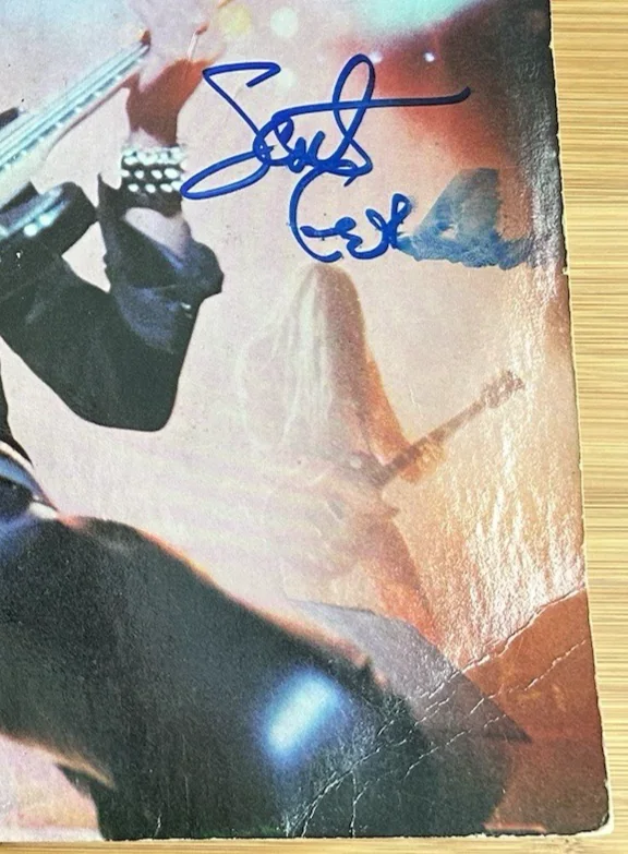 Thin Lizzy "Live And Dangerous" Vinyl - Autographed - Huey Lewis & Scott Gorham, изображение 2