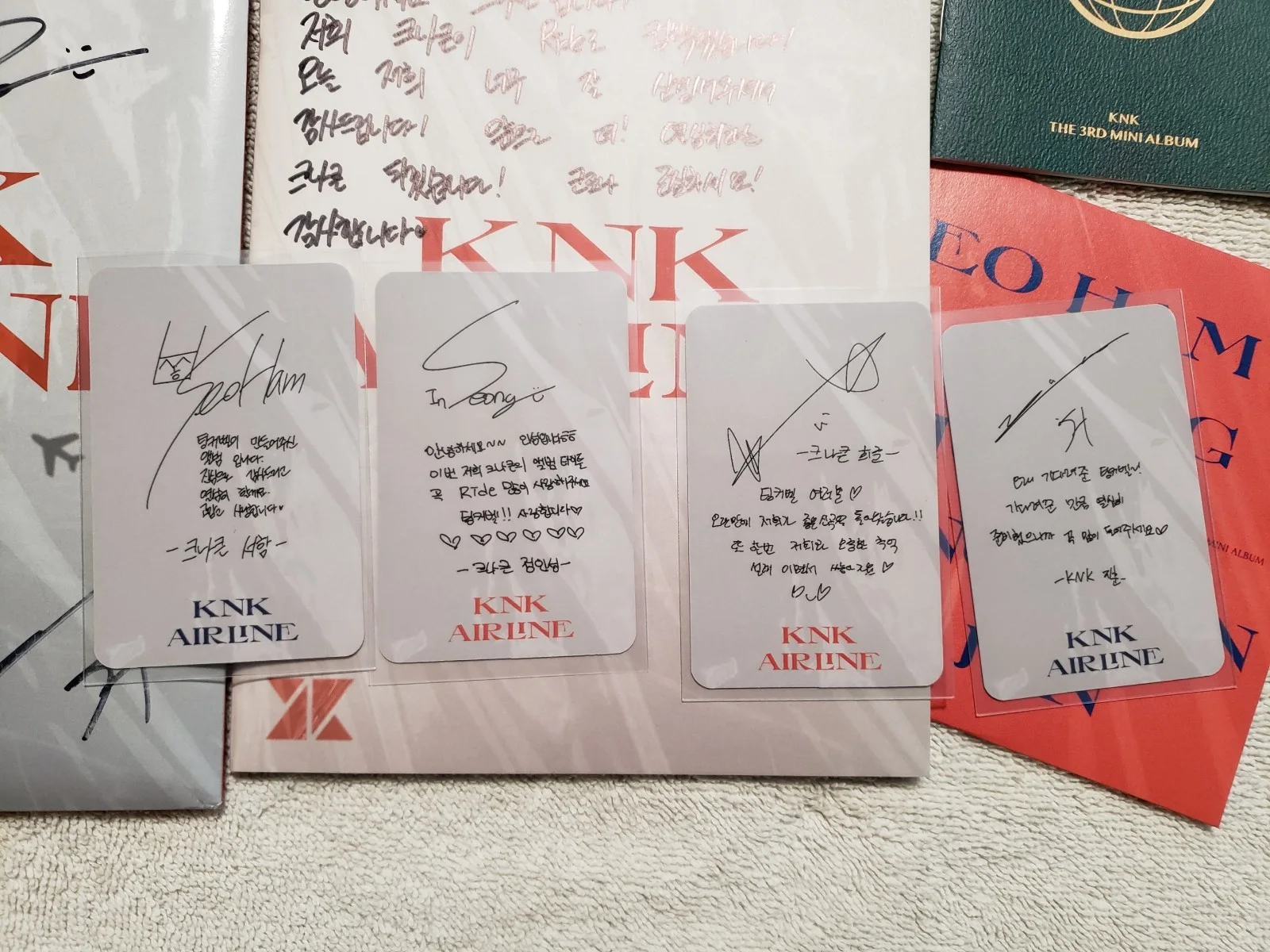 Autographed KNK Airline Third Mini Album Original CD & Booklet + Photocards, изображение 2
