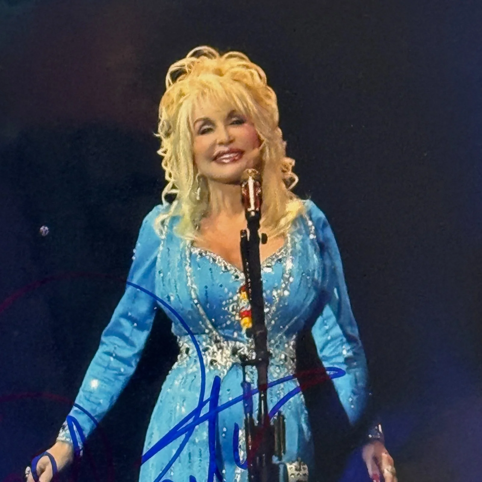 DOLLY PARTON SIGNED AUTOGRAPHED CONCERT SHOW COLOR PHOTOGRAPH AUTO PHOTO W/ COA, изображение 2