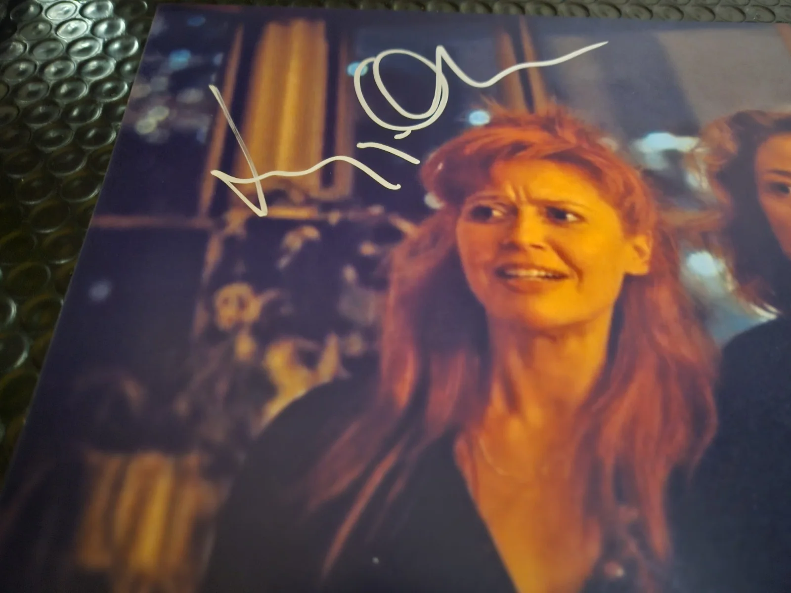 NATASHA LYONNE + 2 ORIGINAL AUTOGRAPHS- ' HIS THREE DAUGHTERS' 12X8 W/ COA 🎬, изображение 4