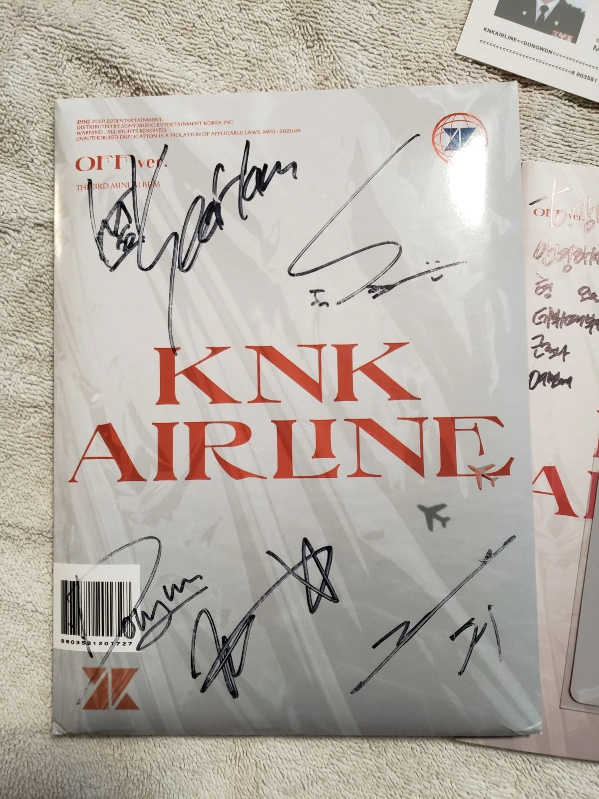 Autographed KNK Airline Third Mini Album Original CD & Booklet + Photocards, изображение 3