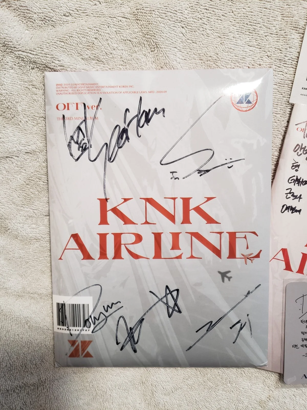 Autographed KNK Airline Third Mini Album Original CD & Booklet + Photocards, изображение 4