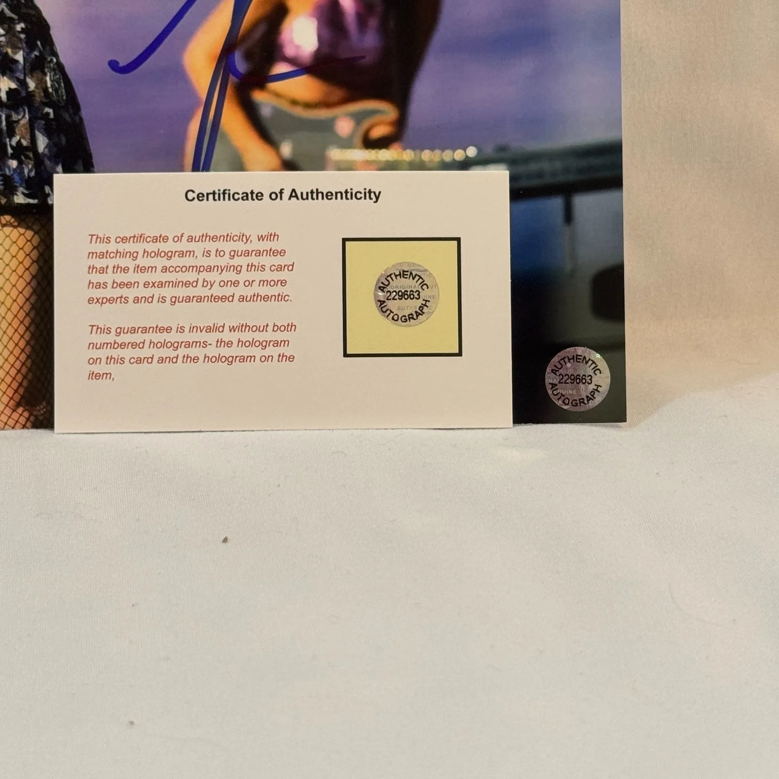 Olivia Rodrigo — OLIVIA RODRIGO SIGNED AUTOGRAPHED 8X10 PHOTOGRAPH W/ MATCHING HOLO COA SEXY HOT, изображение 4