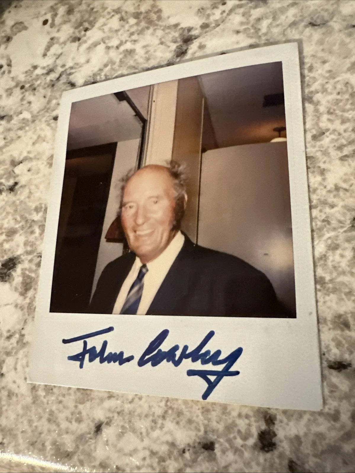 2025 Leaf Photographic - John Cowley Signed Polaroid! The Riordams Actor Auto!, изображение 2