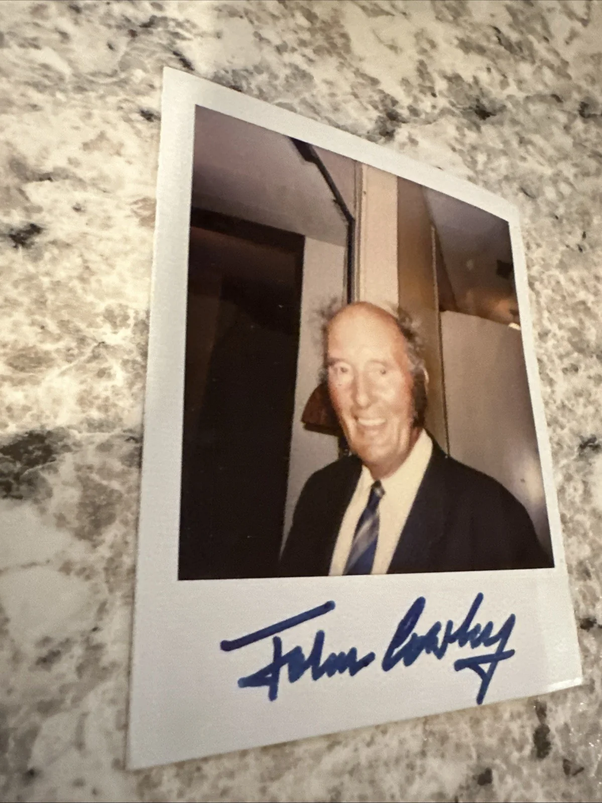 2025 Leaf Photographic - John Cowley Signed Polaroid! The Riordams Actor Auto!, изображение 3