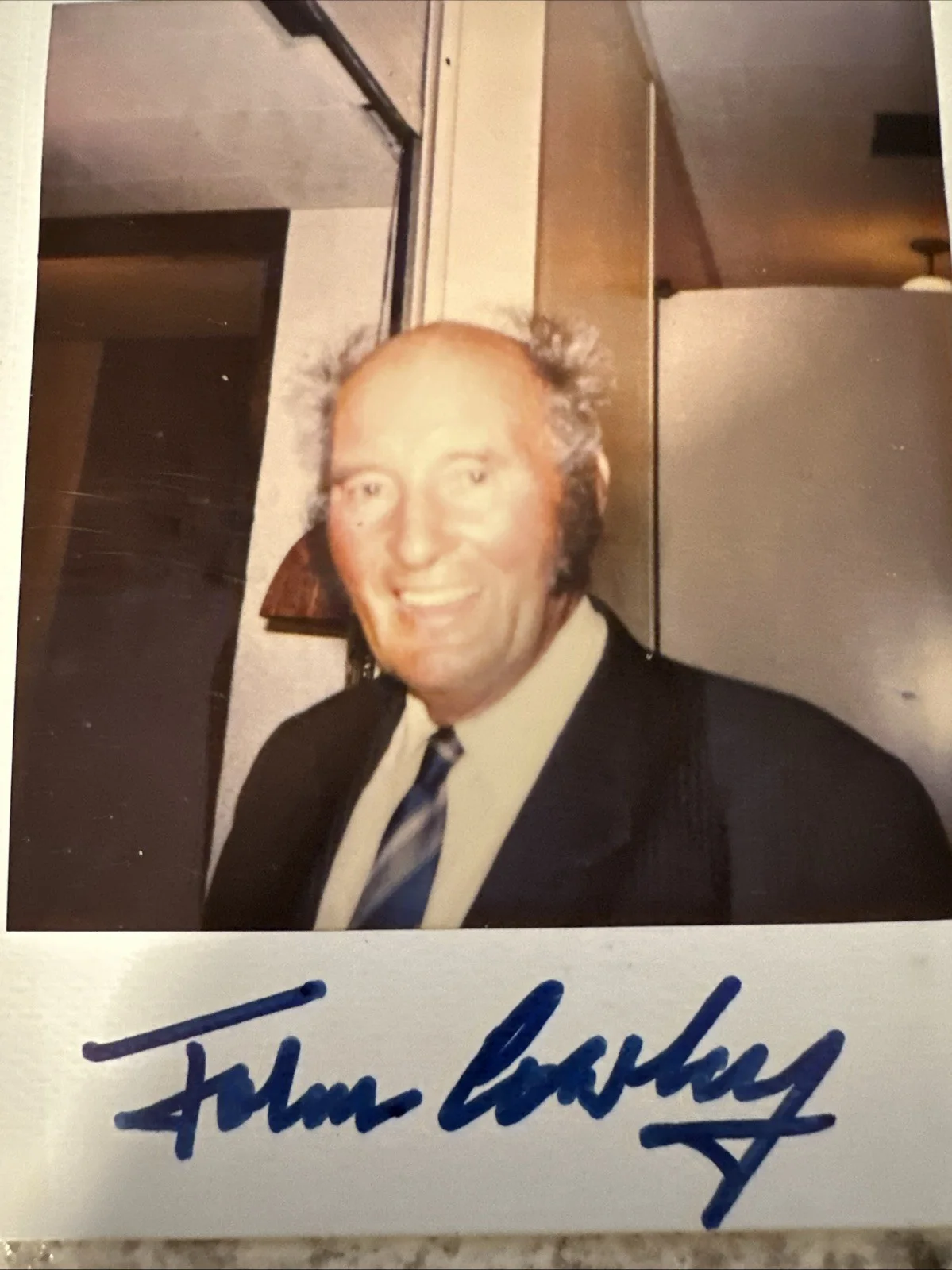 2025 Leaf Photographic - John Cowley Signed Polaroid! The Riordams Actor Auto!, изображение 4