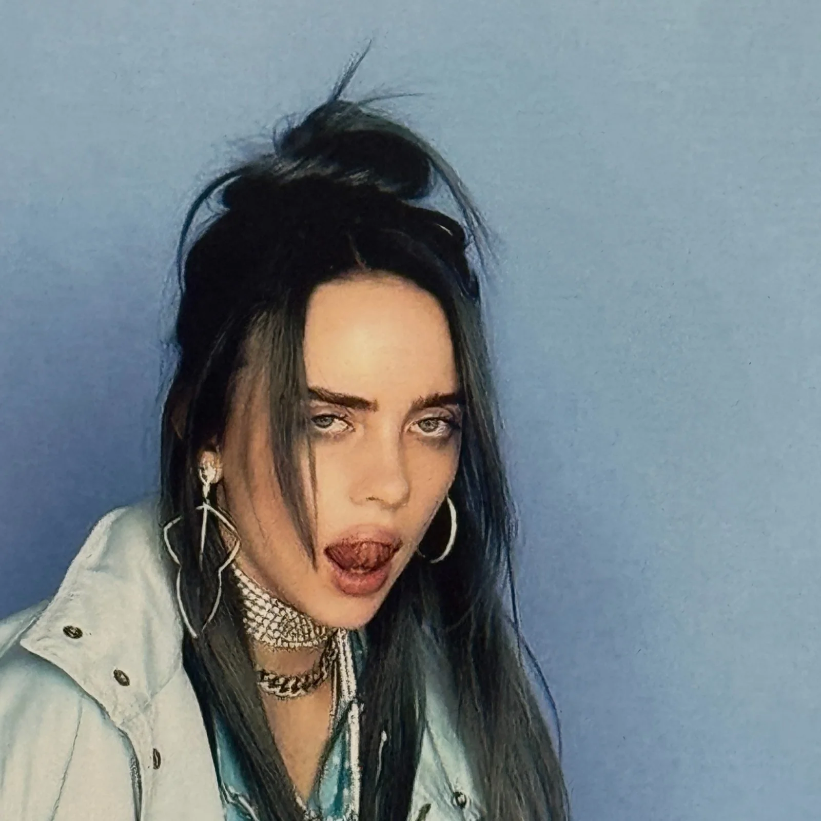 Billie Eilish Signed Autographed 8x10 Photograph Auto Photo Authentic with COA, image 2