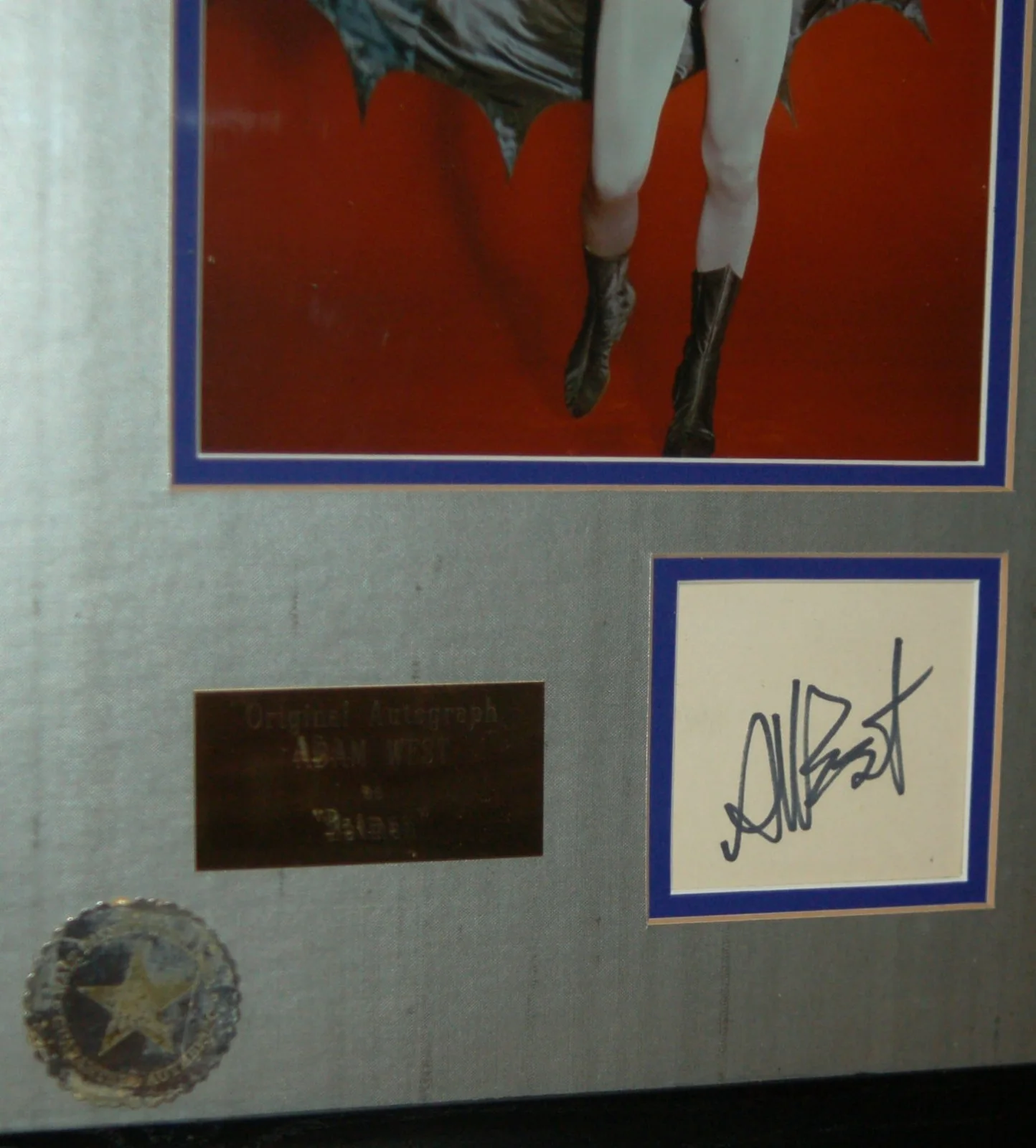 Adam West — ADAM WEST BATMAN Photograph Autograph Walt Disney Signed COA DC Comics S15257, изображение 2
