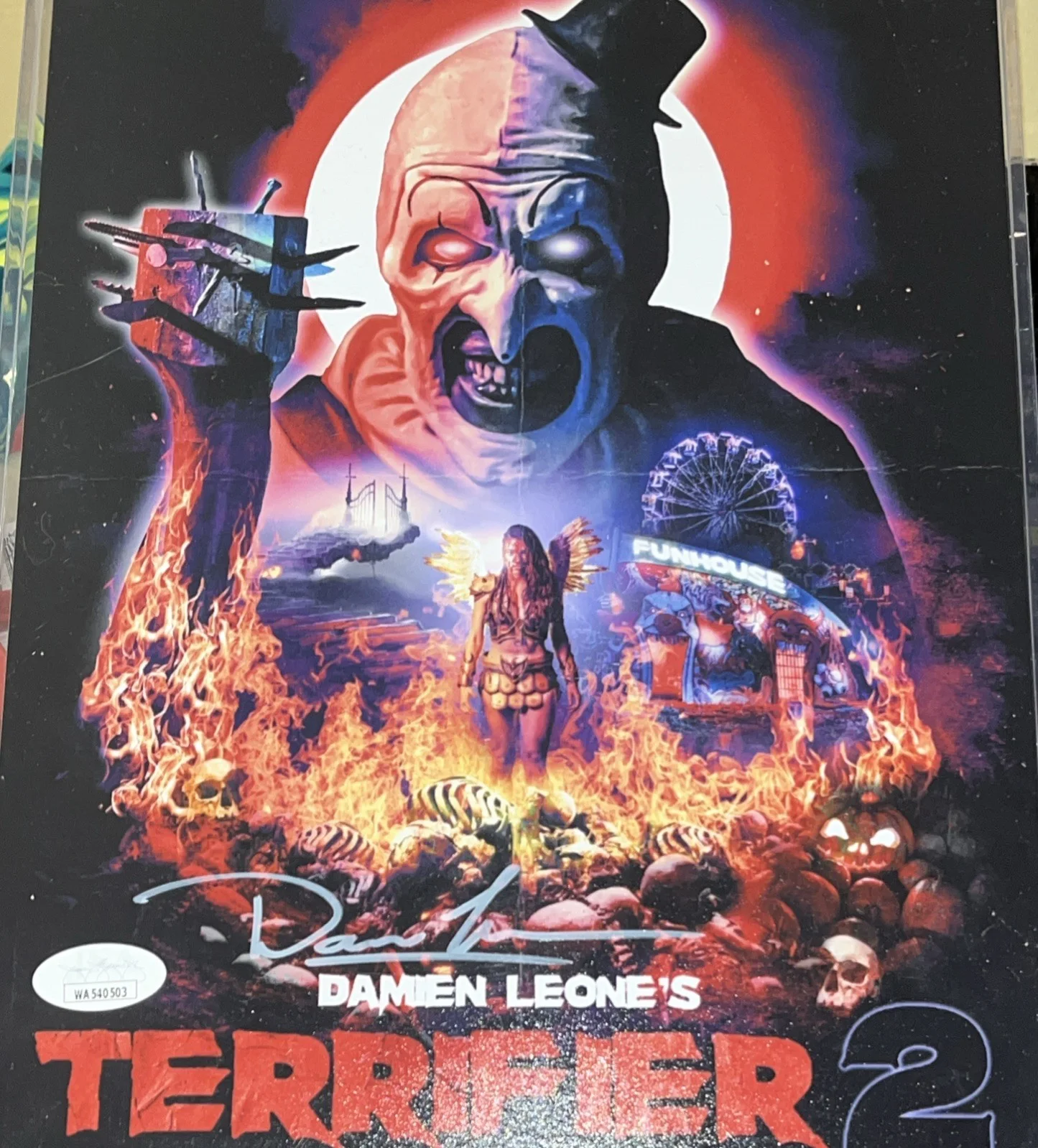 Damien Leone — Damien Leone Signed 8x10 Terrifier 2 Photo Director Creator Art Clown JSA COA, image 4