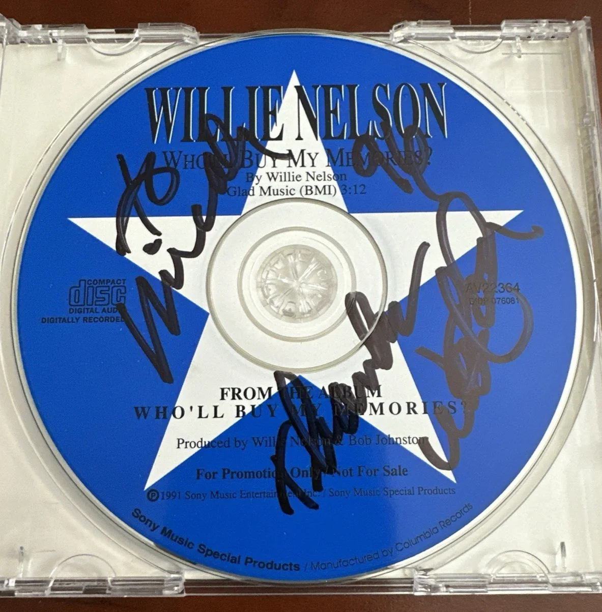 Willie Nelson signed CD The IRS Tapes Country Music Legend Beckett Authenticated, image 3