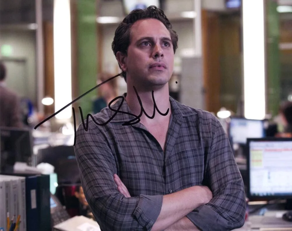 Thomas Sadoski — Thomas Sadoski Signed Autograph 8x10 Photo - Don Keefer in Aaron Sorkin Newsroom