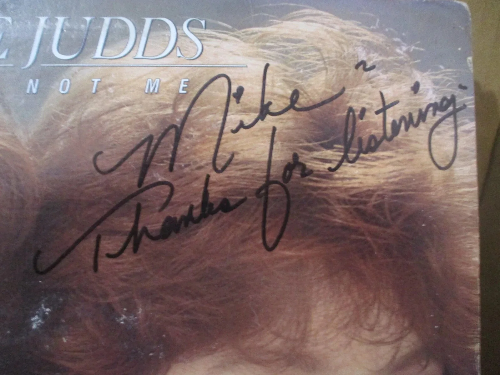 THE JUDDS WYNONNA & NAOMI (RIP) AUTHENTIC SIGNED/AUTOGRAPHED VINYL RECORD ALBUM, image 2