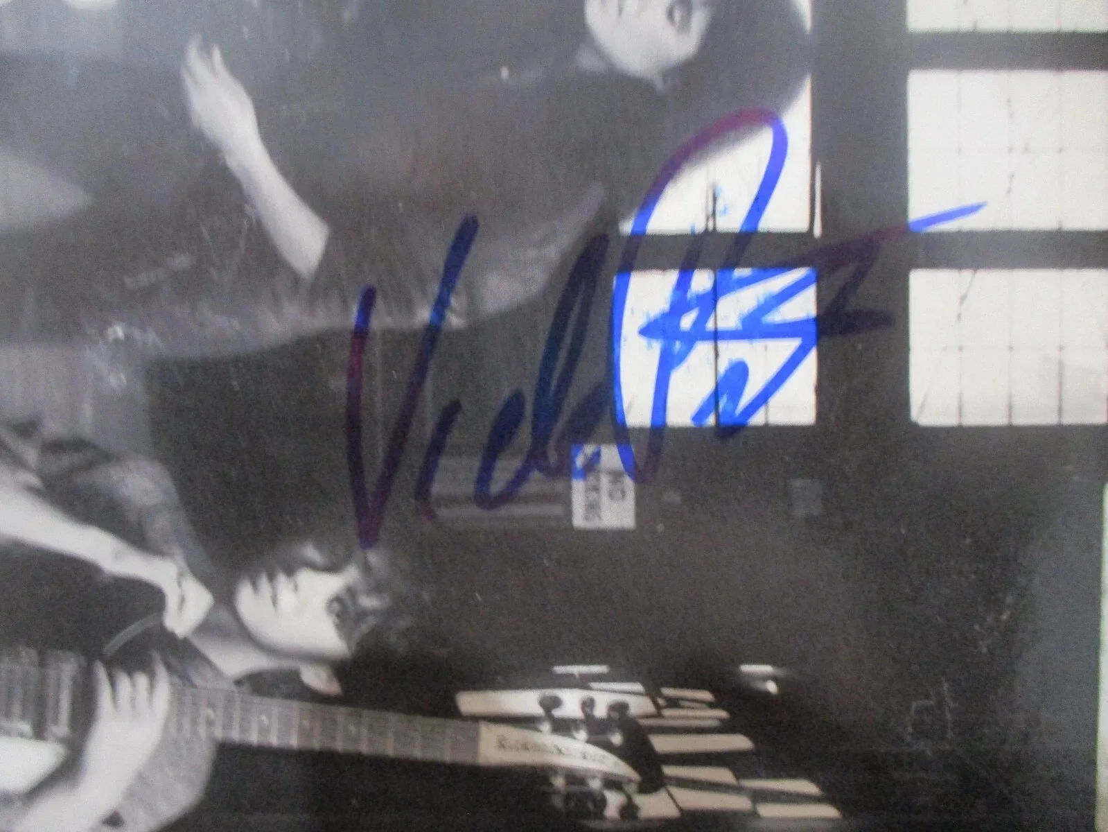 THE BANGLES AUTHENTIC SIGNED/AUTOGRAPHED VINYL RECORD--SUSANNA HOFFS + 3, image 4