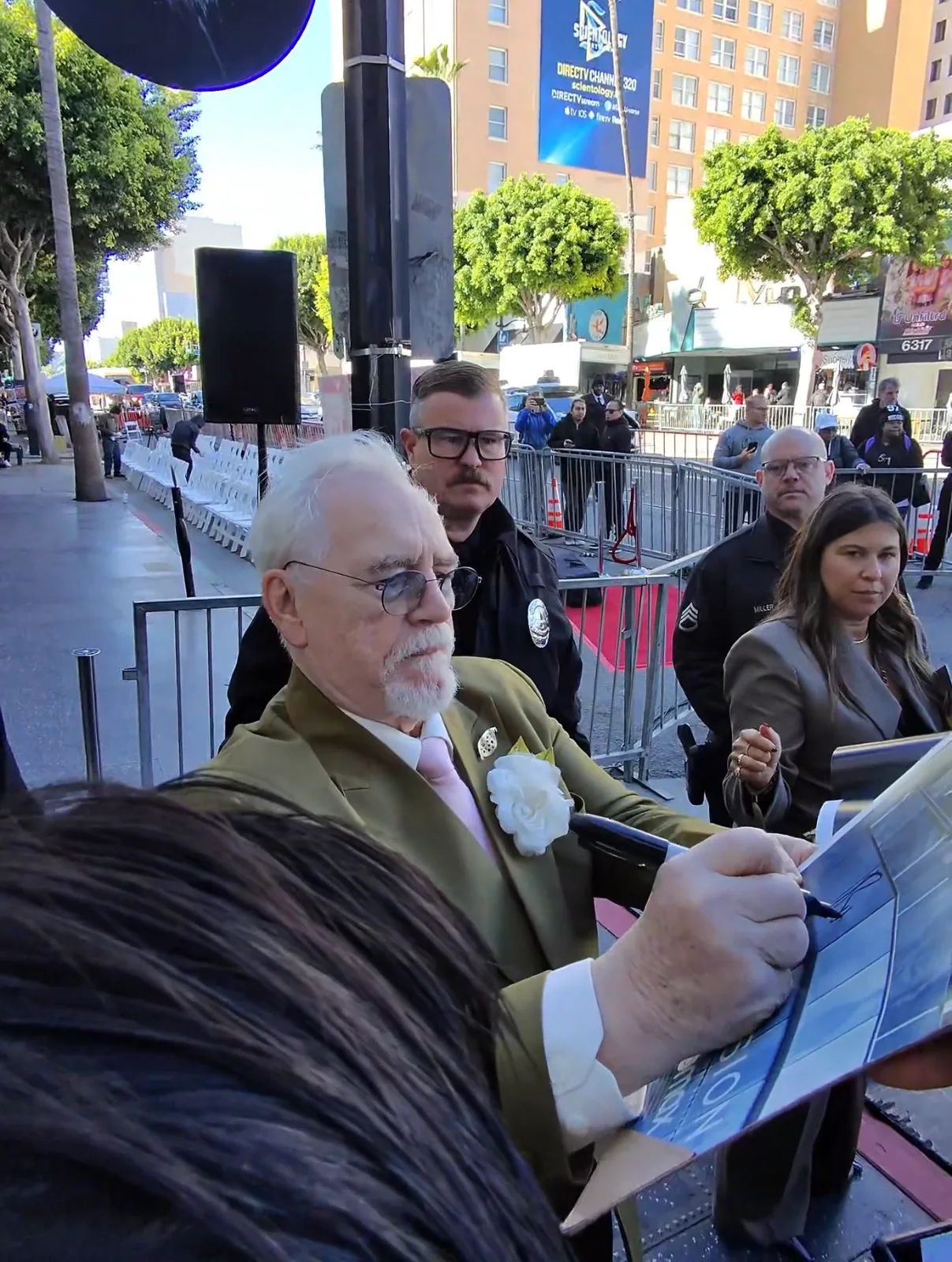 BRIAN COX SIGNED SUCCESSION 12x18 PHOTO w/EXACT VIDEO PROOF & AUTOGRAPH COA, image 2