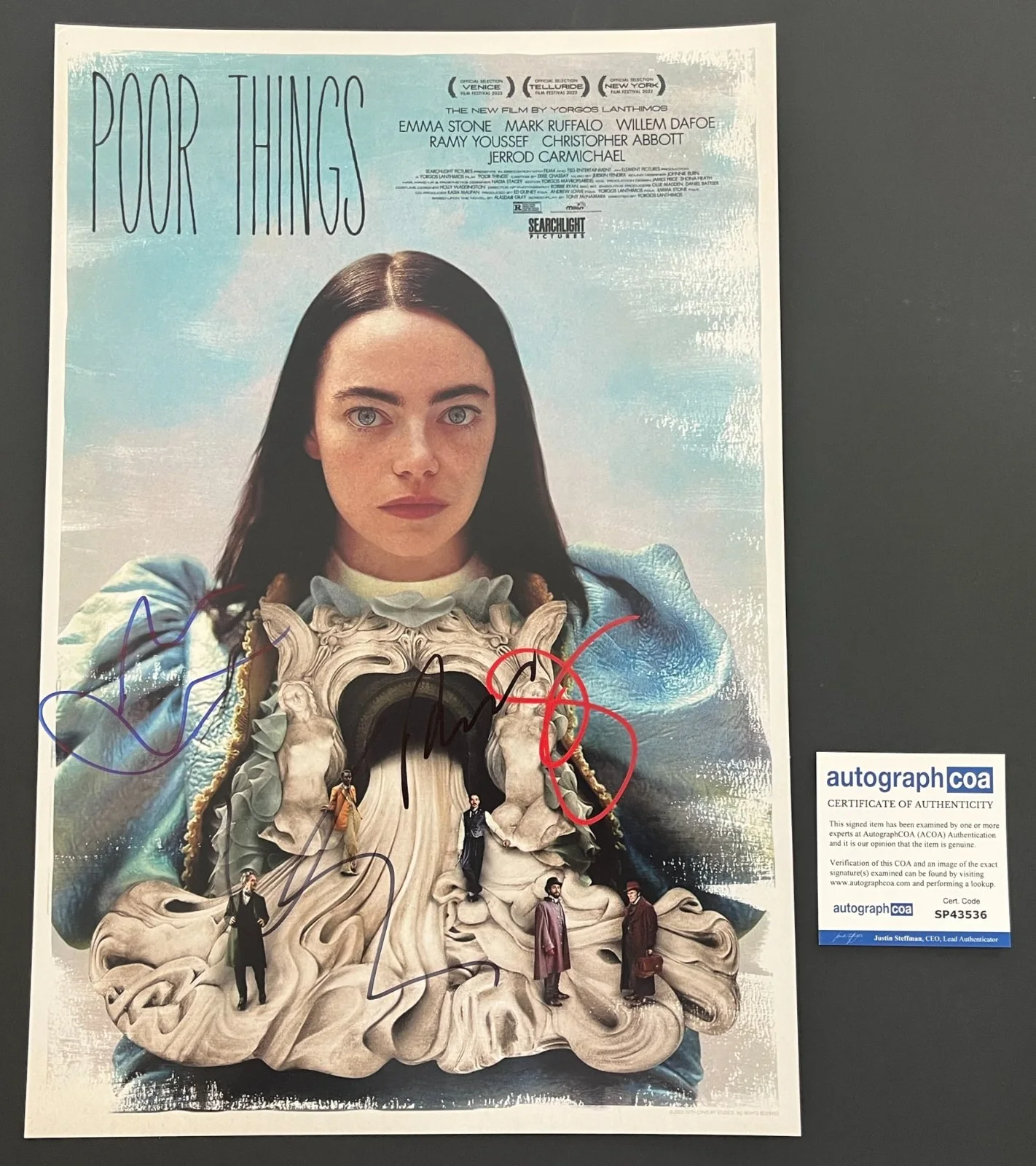 POOR THINGS SIGNED 12x18 PHOTO EMMA STONE MARK RUFFALO +2 wEXACT VIDEO PROOF COA, изображение 3