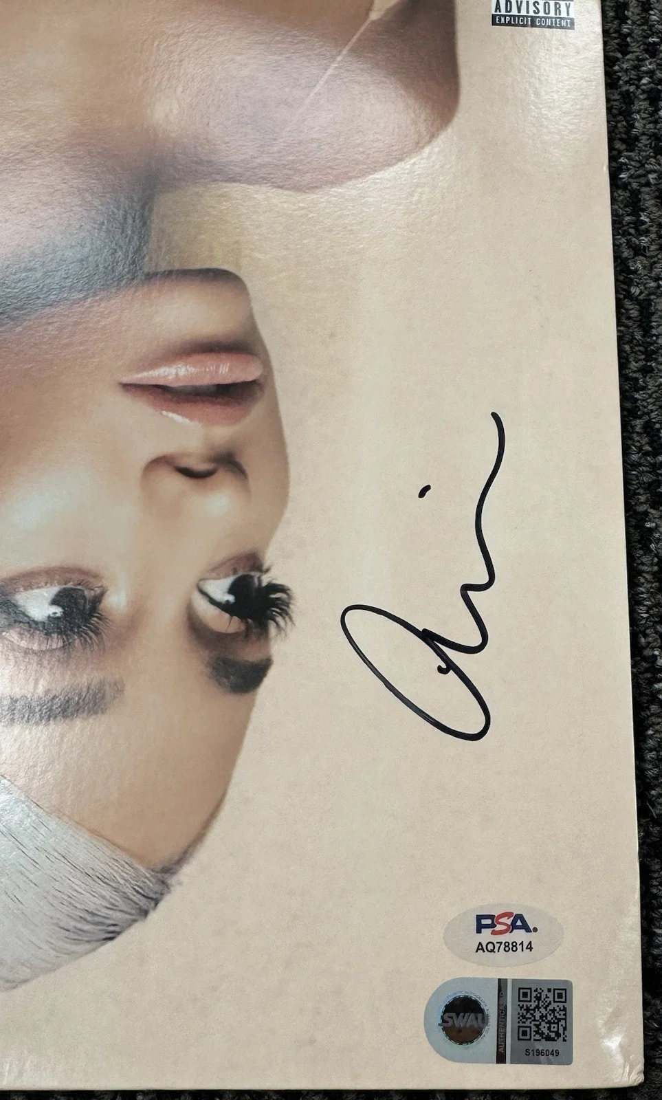 Ariana Grande Signed Autograph 2018 Sweetener Album Vinyl Record LP PSA/DNA, изображение 2