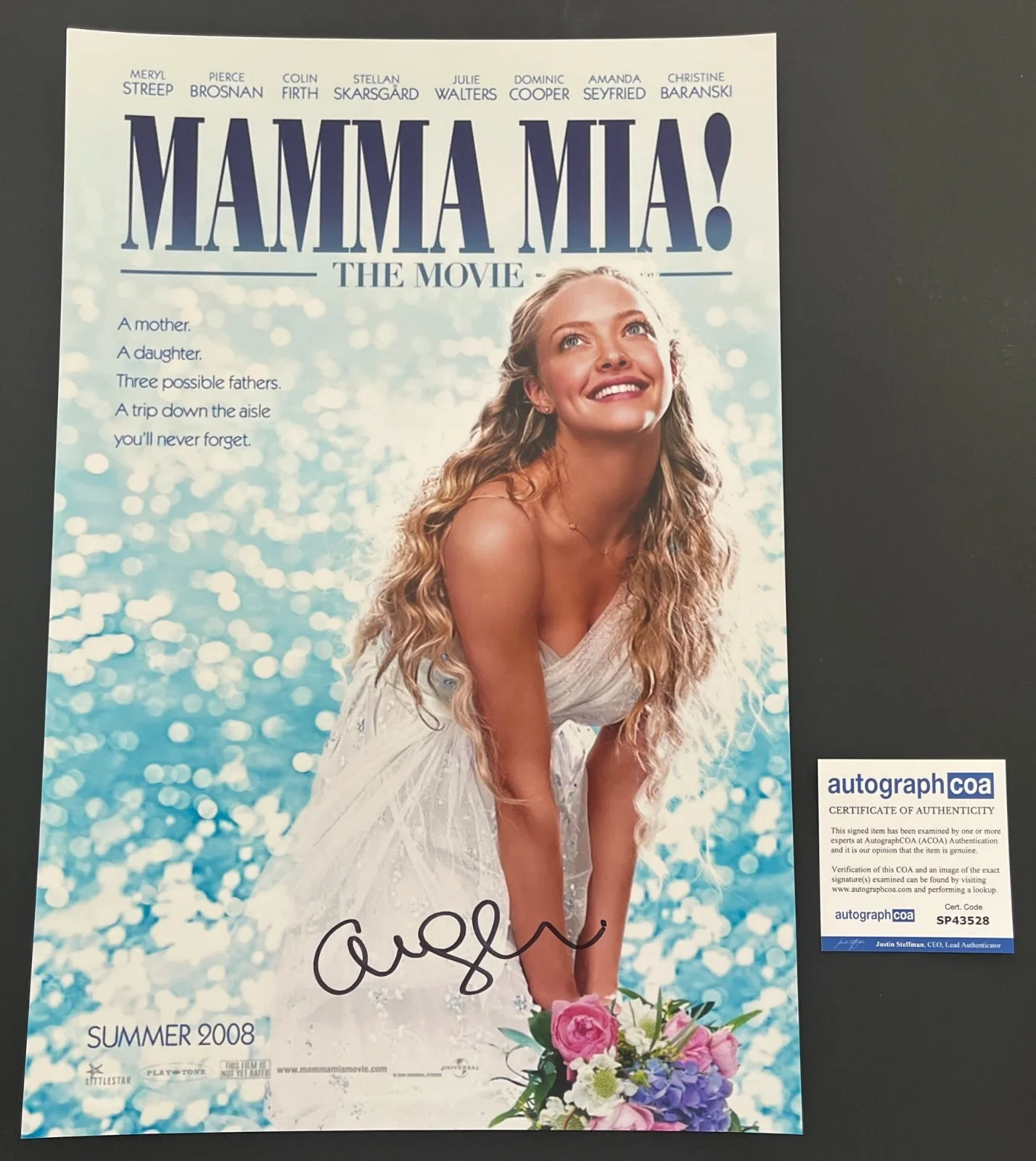 AMANDA SEYFRIED SIGNED MAMMA MIA! 12x18 PHOTO wEXACT VIDEO PROOF & AUTOGRAPH COA, изображение 3