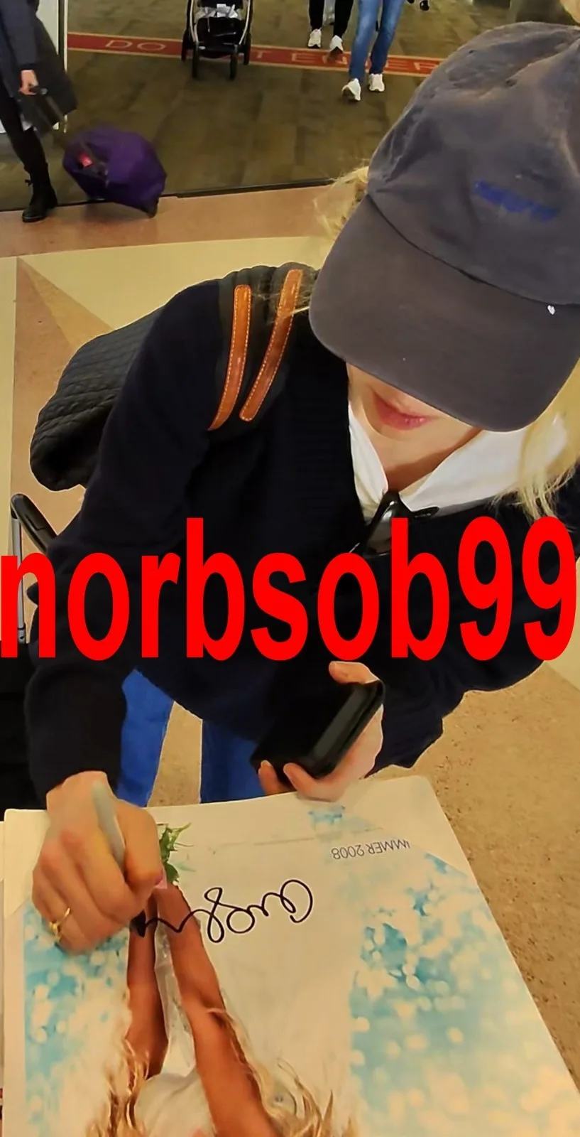 AMANDA SEYFRIED SIGNED MAMMA MIA! 12x18 PHOTO wEXACT VIDEO PROOF & AUTOGRAPH COA, изображение 4