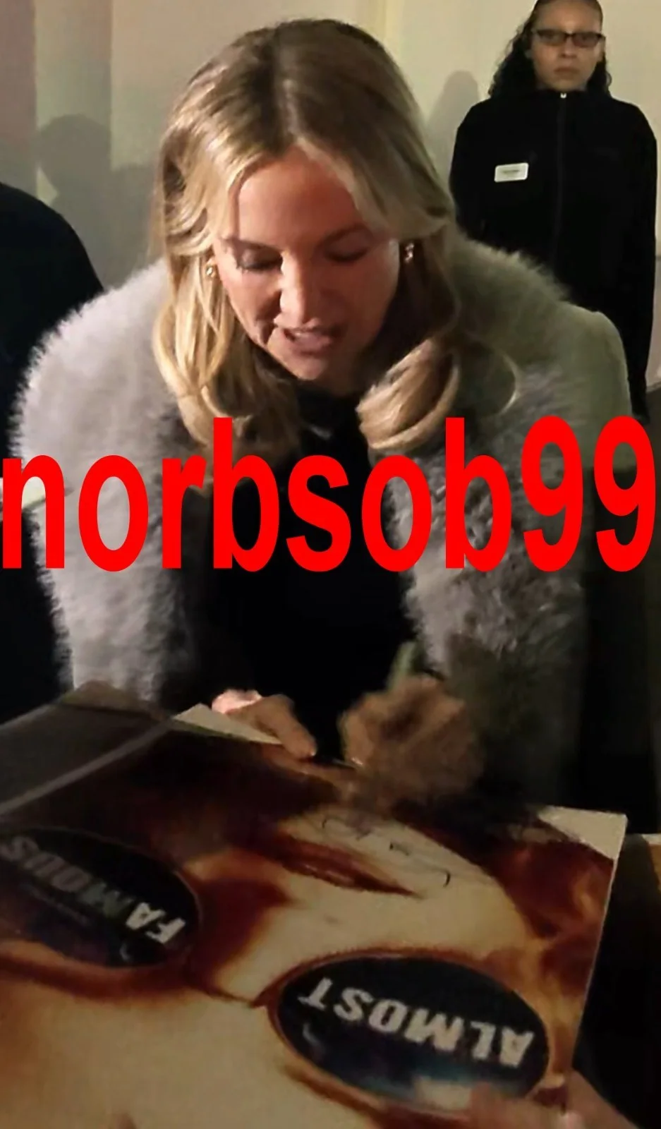 KATE HUDSON SIGNED ALMOST FAMOUS 12x18 PHOTO w/EXACT VIDEO PROOF & AUTOGRAPH COA, image 4