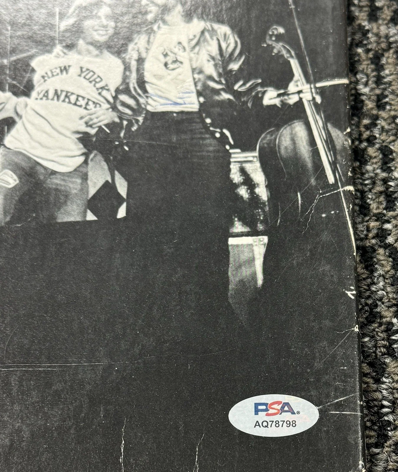 Harry Chapin & Steve Chapin Dual Signed Legends Of Lost And Found Album PSA/DNA, изображение 3