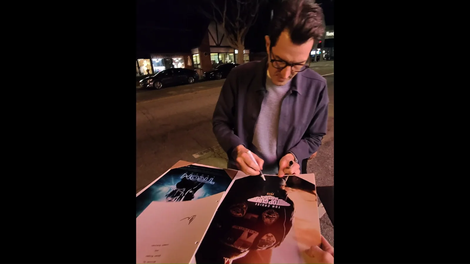 JOSEPH KOSINSKI TOP GUN MAVERICK SIGNED 12x18 PHOTO w/EXACT VIDEO PROOF & COA, изображение 2
