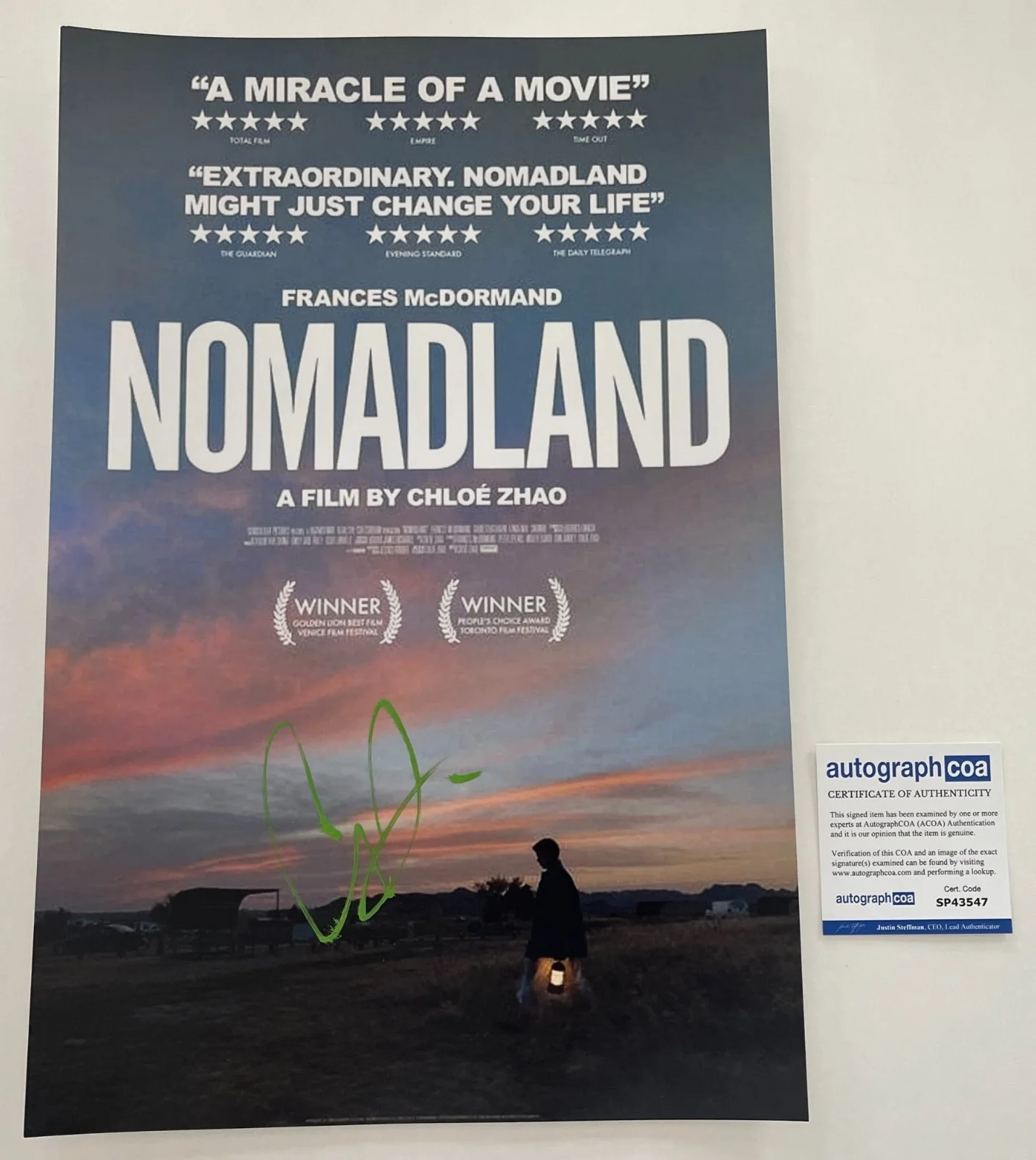 CHLOE ZHAO SIGNED NOMADLAND 12x18 PHOTO w/EXACT VIDEO PROOF & AUTOGRAPH COA, изображение 3