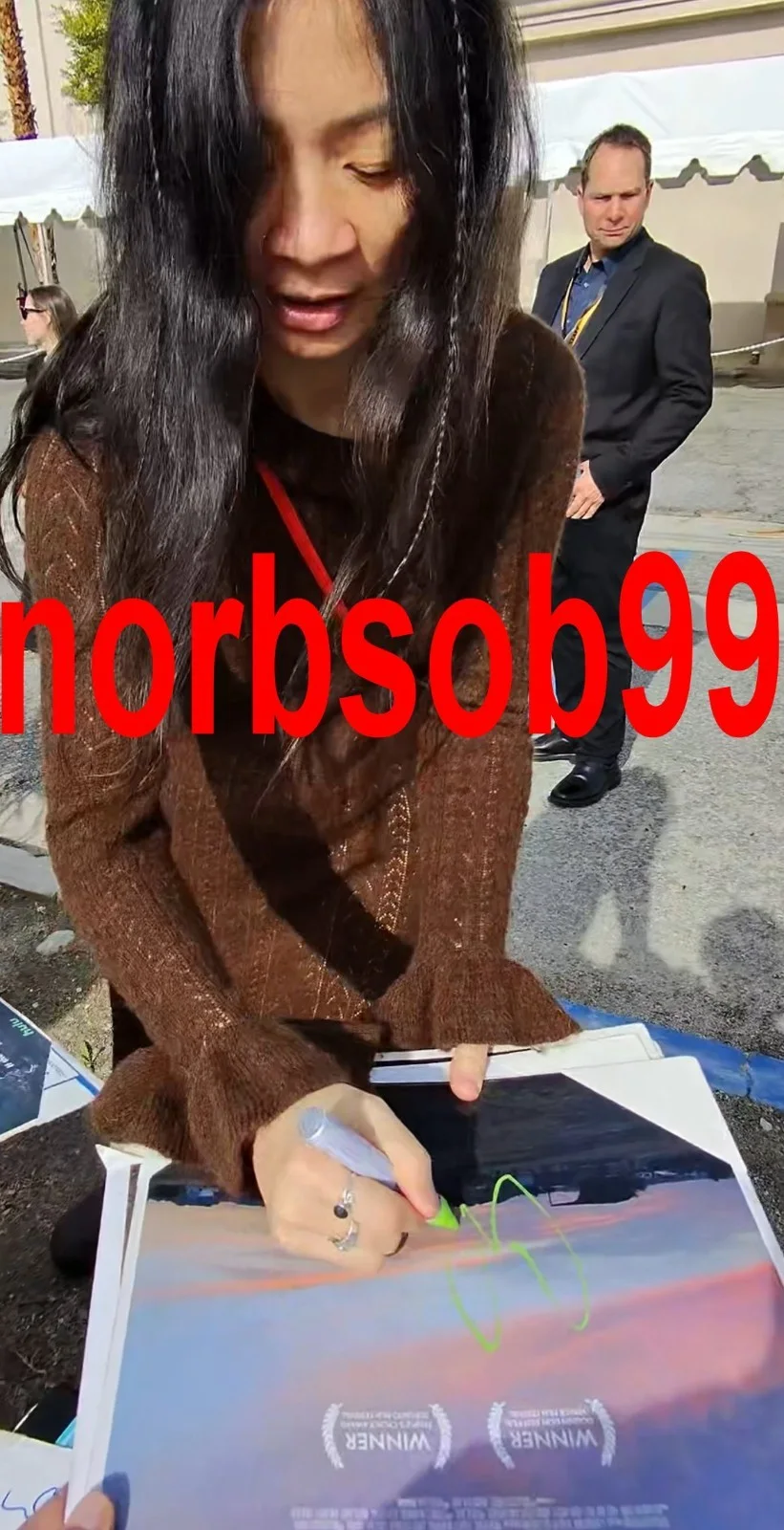 CHLOE ZHAO SIGNED NOMADLAND 12x18 PHOTO w/EXACT VIDEO PROOF & AUTOGRAPH COA, изображение 4