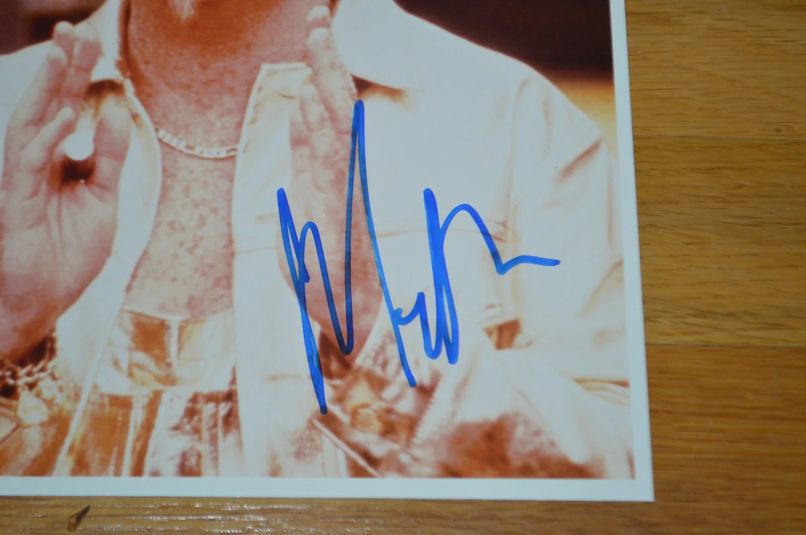 Mike Myers — Mike Myers Autographed "Austin Powers" 8x10 Color Photo with PSA Hologram, image 2