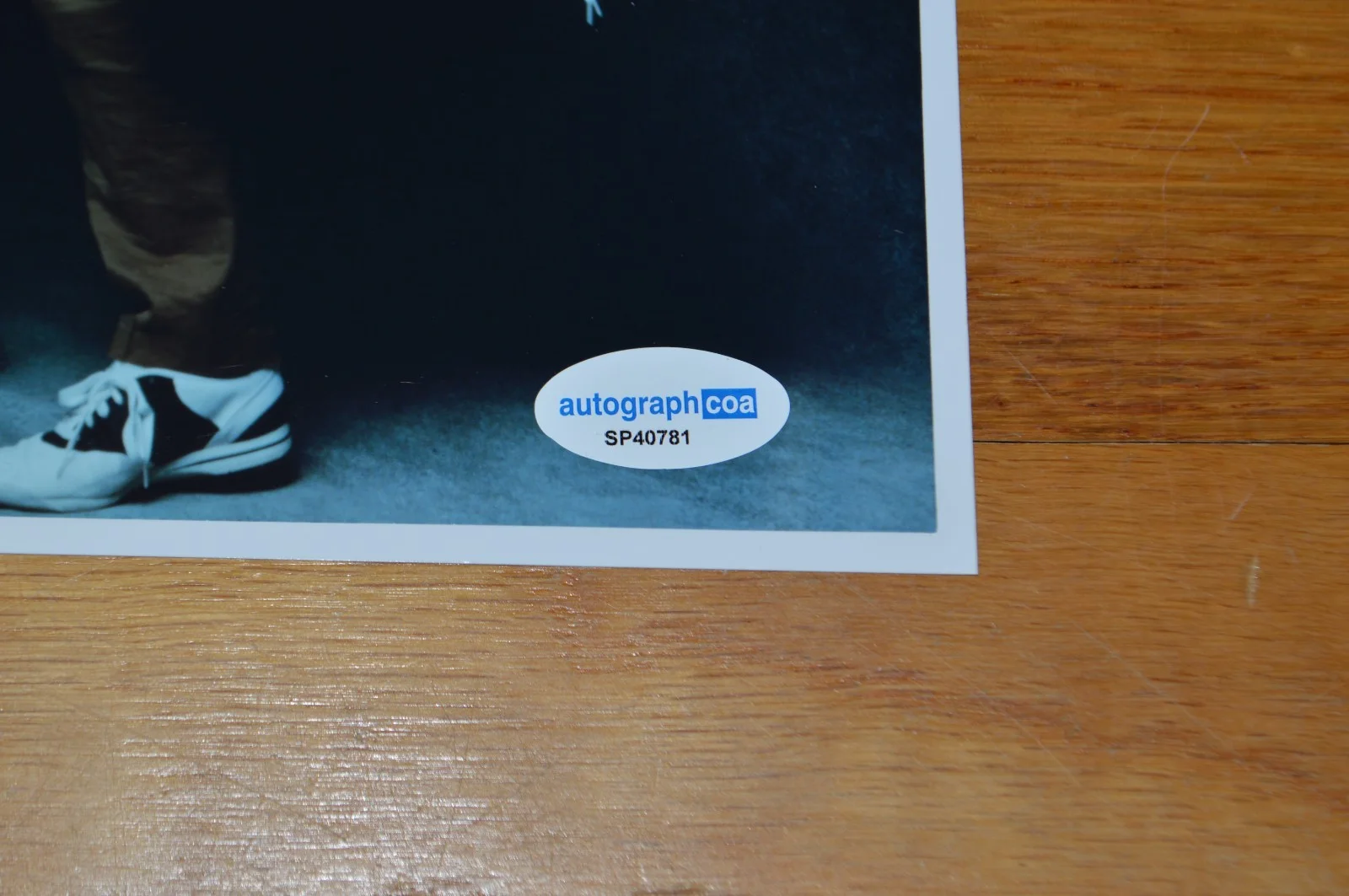 John Goodman — John Goodman Autographed "Roseanne" 8x10 Vintage Color Photo with AUTOGRAPH COA, изображение 4