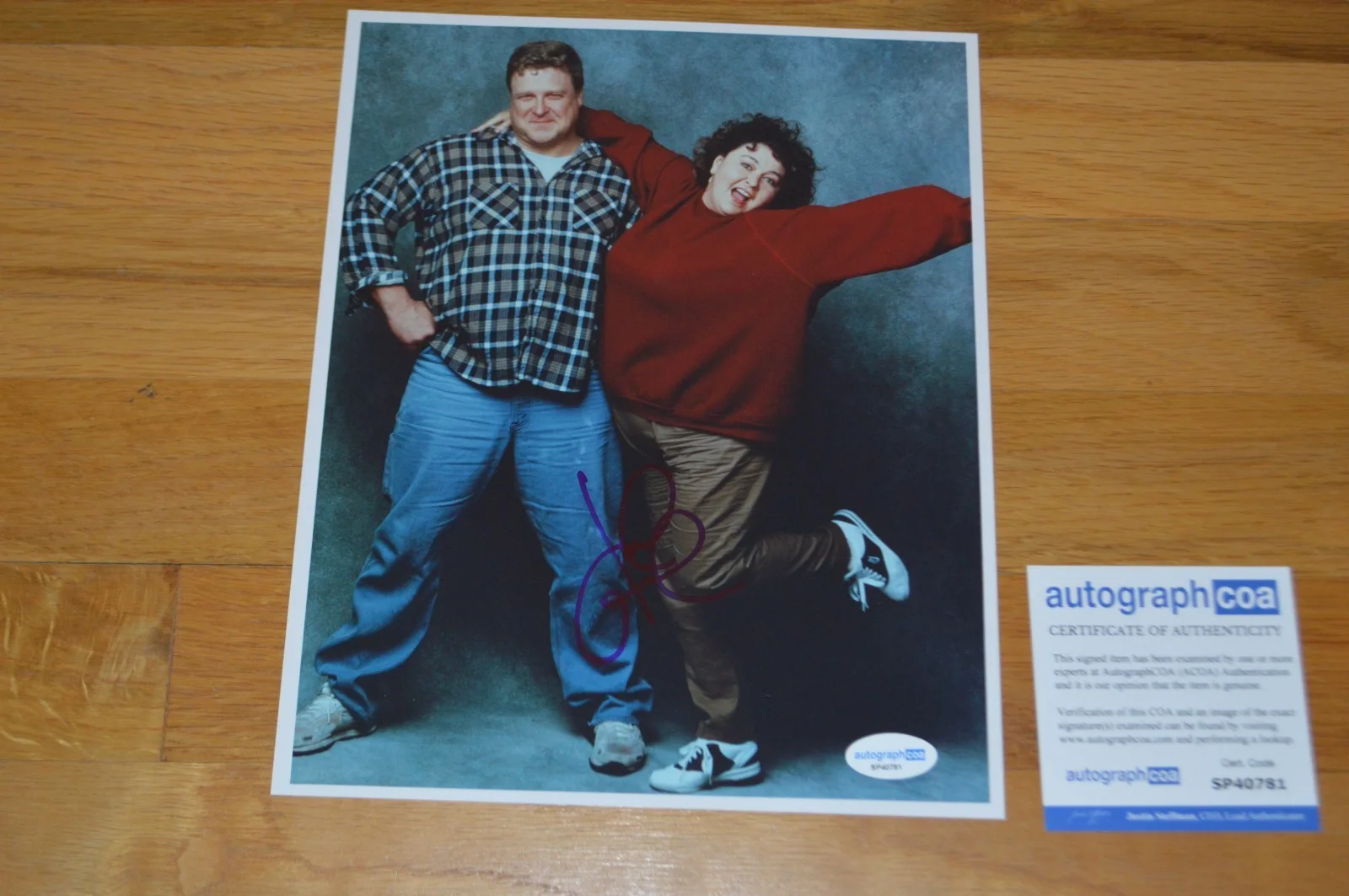 John Goodman — John Goodman Autographed "Roseanne" 8x10 Vintage Color Photo with AUTOGRAPH COA, изображение 5