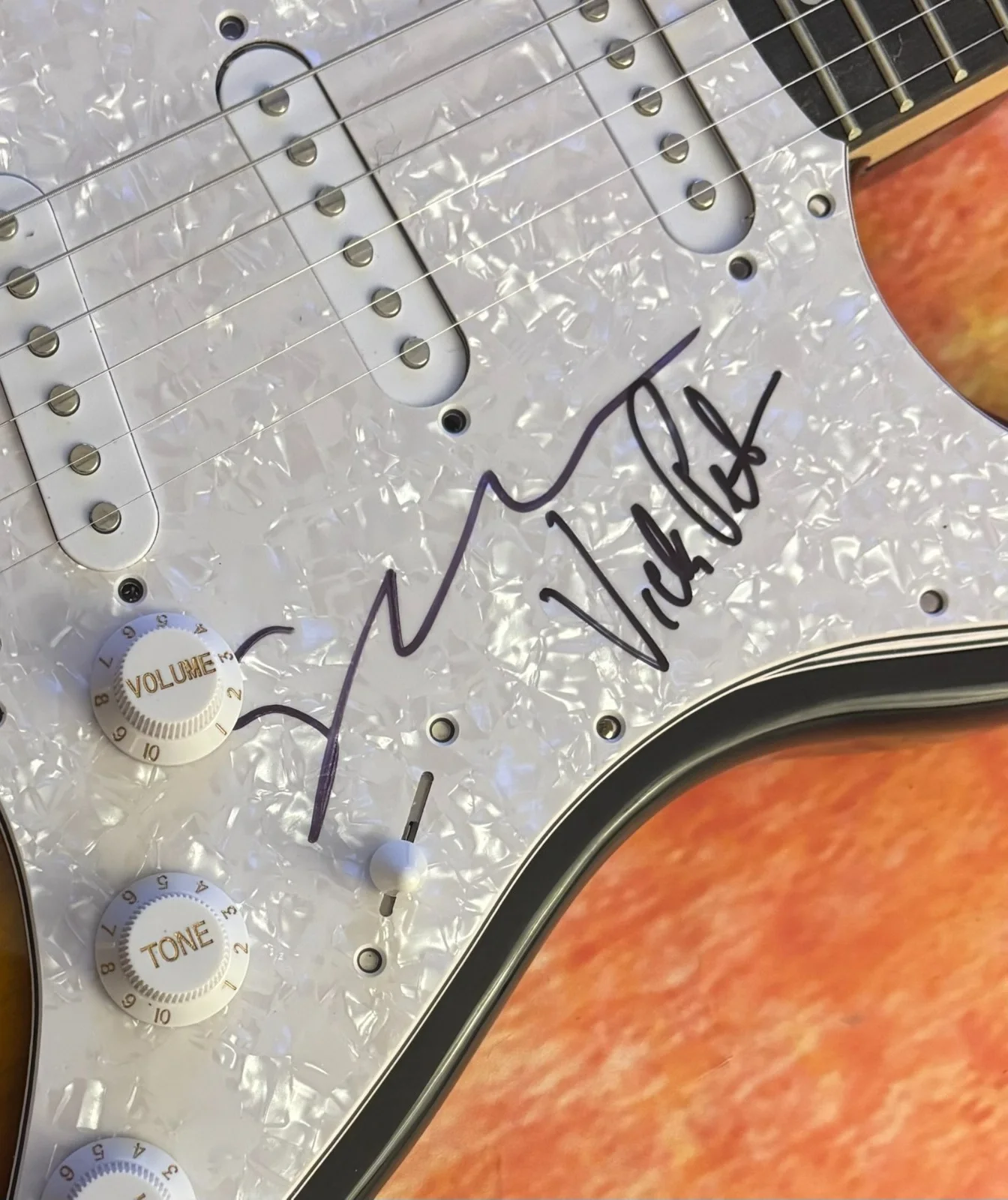 GFA Susanna Hoffs & Vicki Peterson * THE BANGLES * Signed Electric Guitar COA, image 5