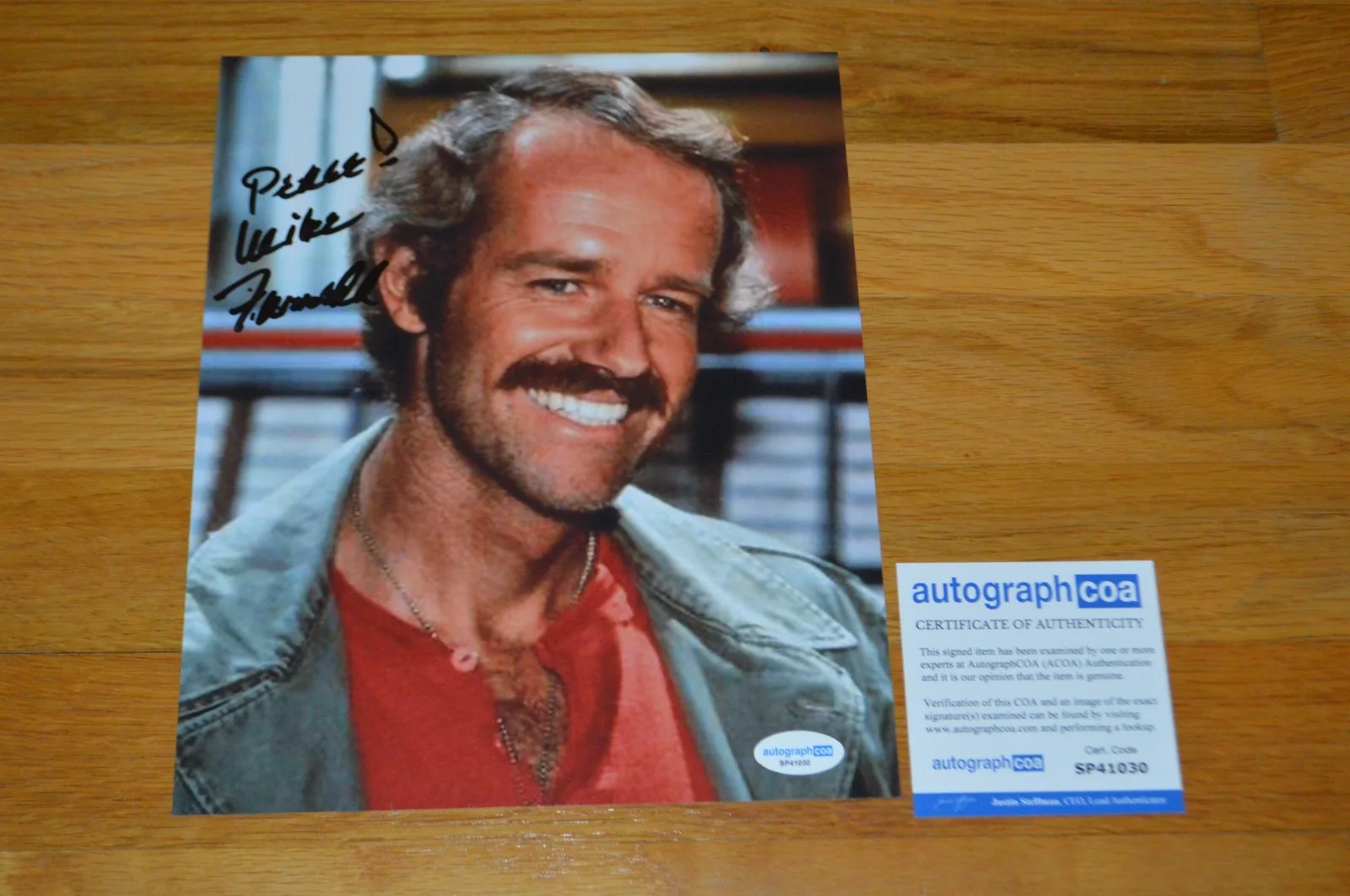 Mike Farrell — Mike Farrell Autographed M*A*S*H 8x10 Color Photo with AUTOGRAPH COA, изображение 4