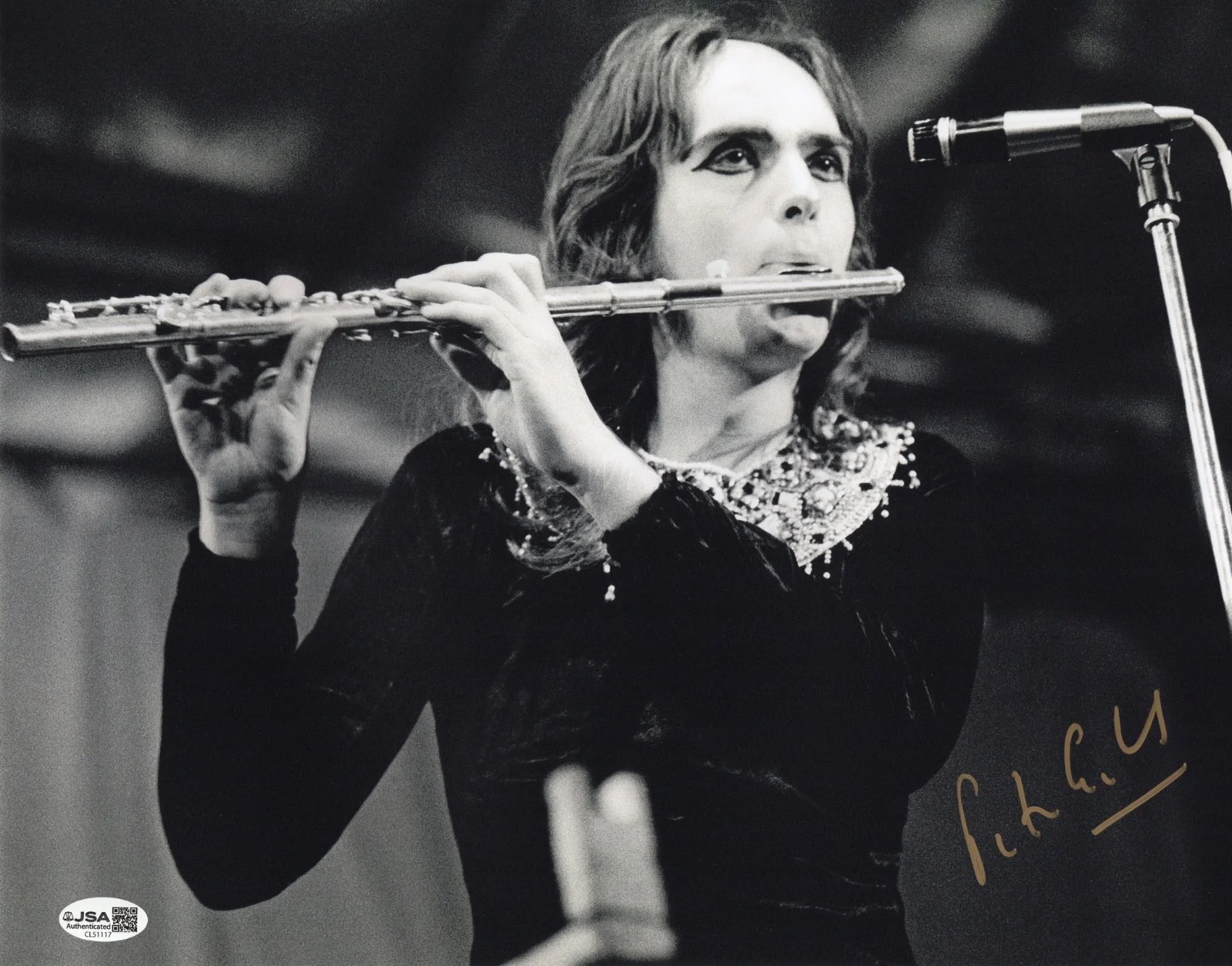 Peter Gabriel Genesis Signed 11x14 Photo (Reading Festival 1972) JSA COA CL51117, image 2