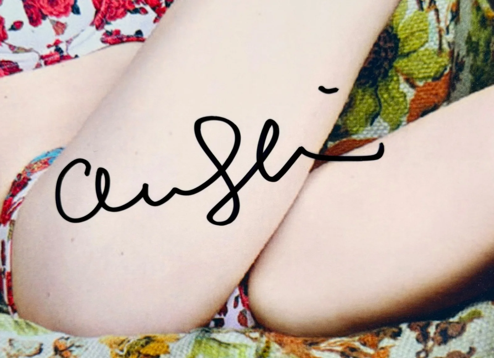 Amanda Seyfried — Amanda Seyfried Signed 8.5x11 Photo Autograph COA Sexy Glamour, image 2