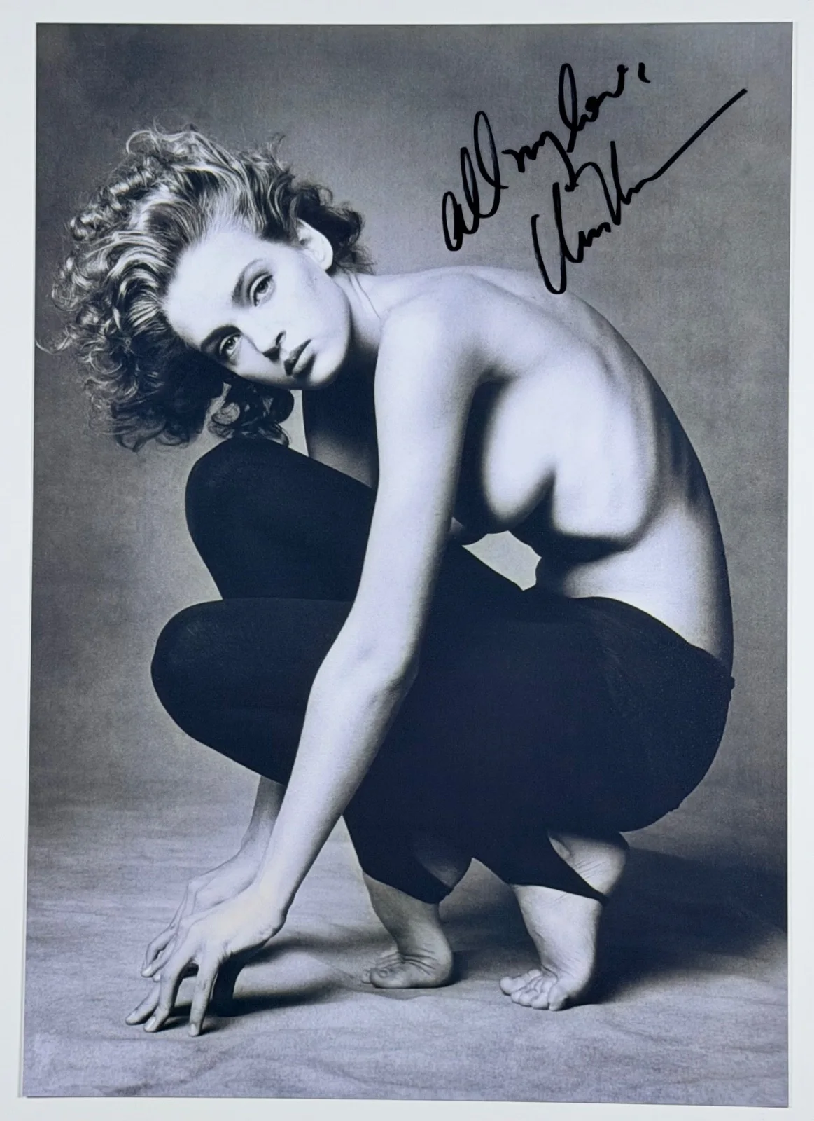 Uma Thurman — Uma Thurman Signed 8.5x11 Photo Autograph COA B&W Portrait