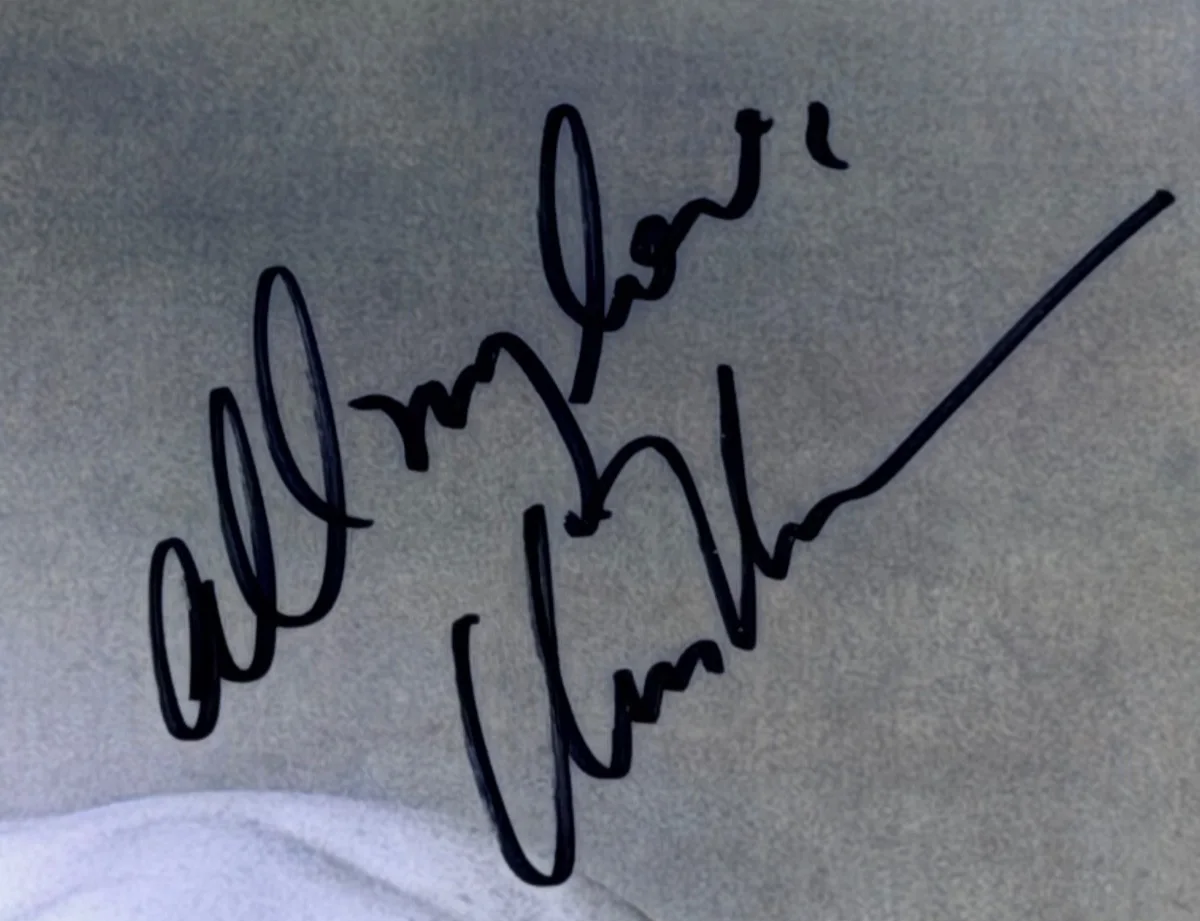 Uma Thurman — Uma Thurman Signed 8.5x11 Photo Autograph COA B&W Portrait, image 2