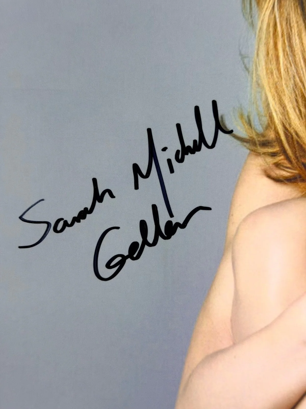 Sarah Michelle Gellar — Sarah Michelle Gellar Signed 8.5x11 Photo Autograph COA Portrait, image 2